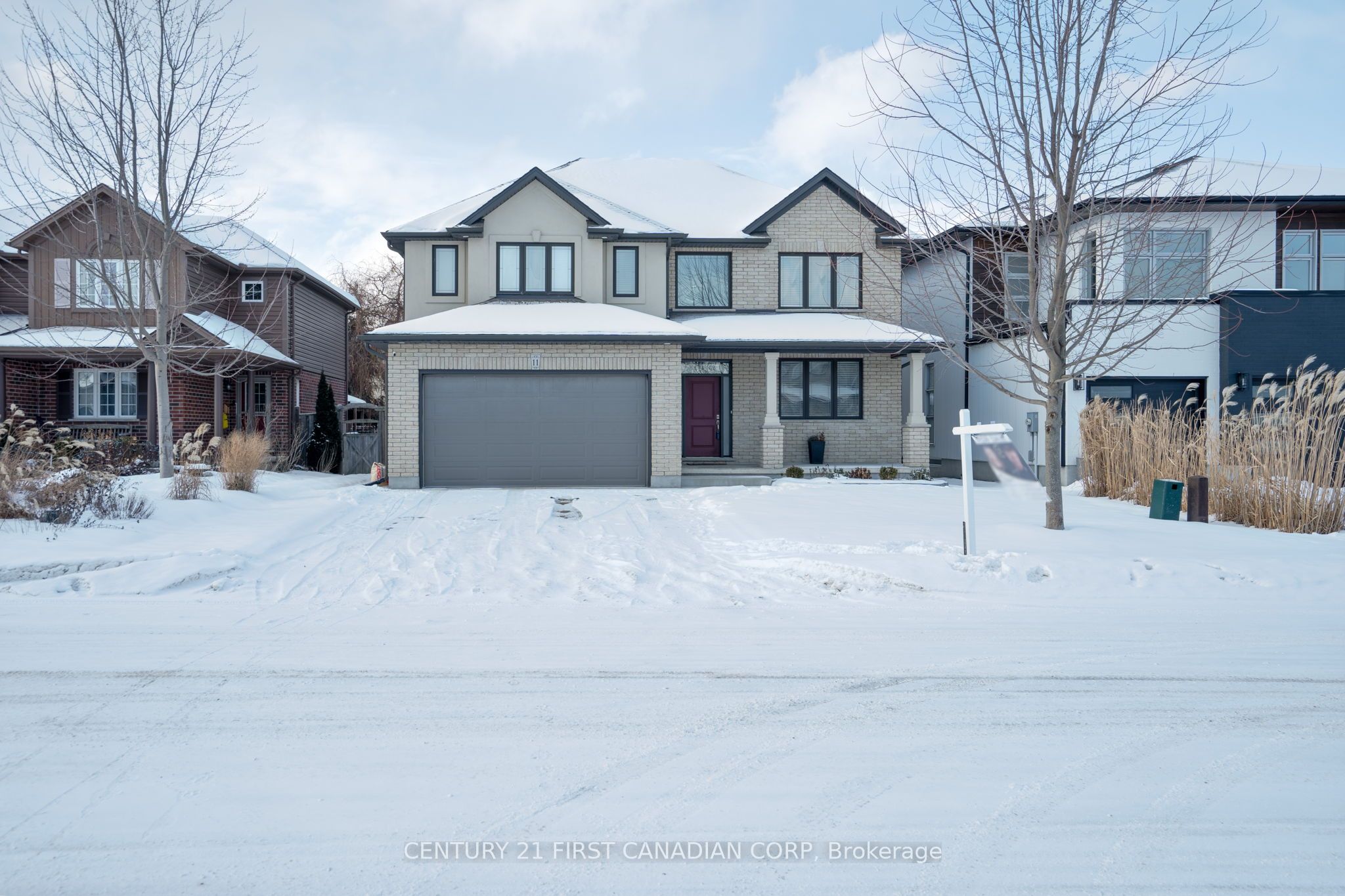 Photo 2 of 11 Valleyview Crescent, Middlesex Centre, Komoka — HOMEH