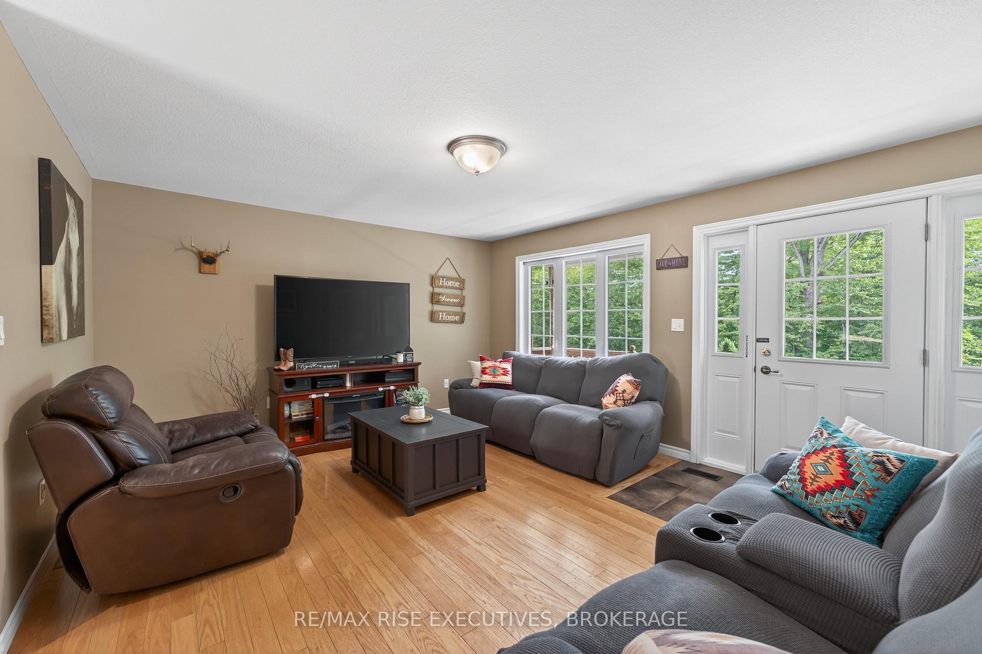 Photo 5 of 4623 Lower Round Lake Road, Frontenac, Frontenac South — HOMEH