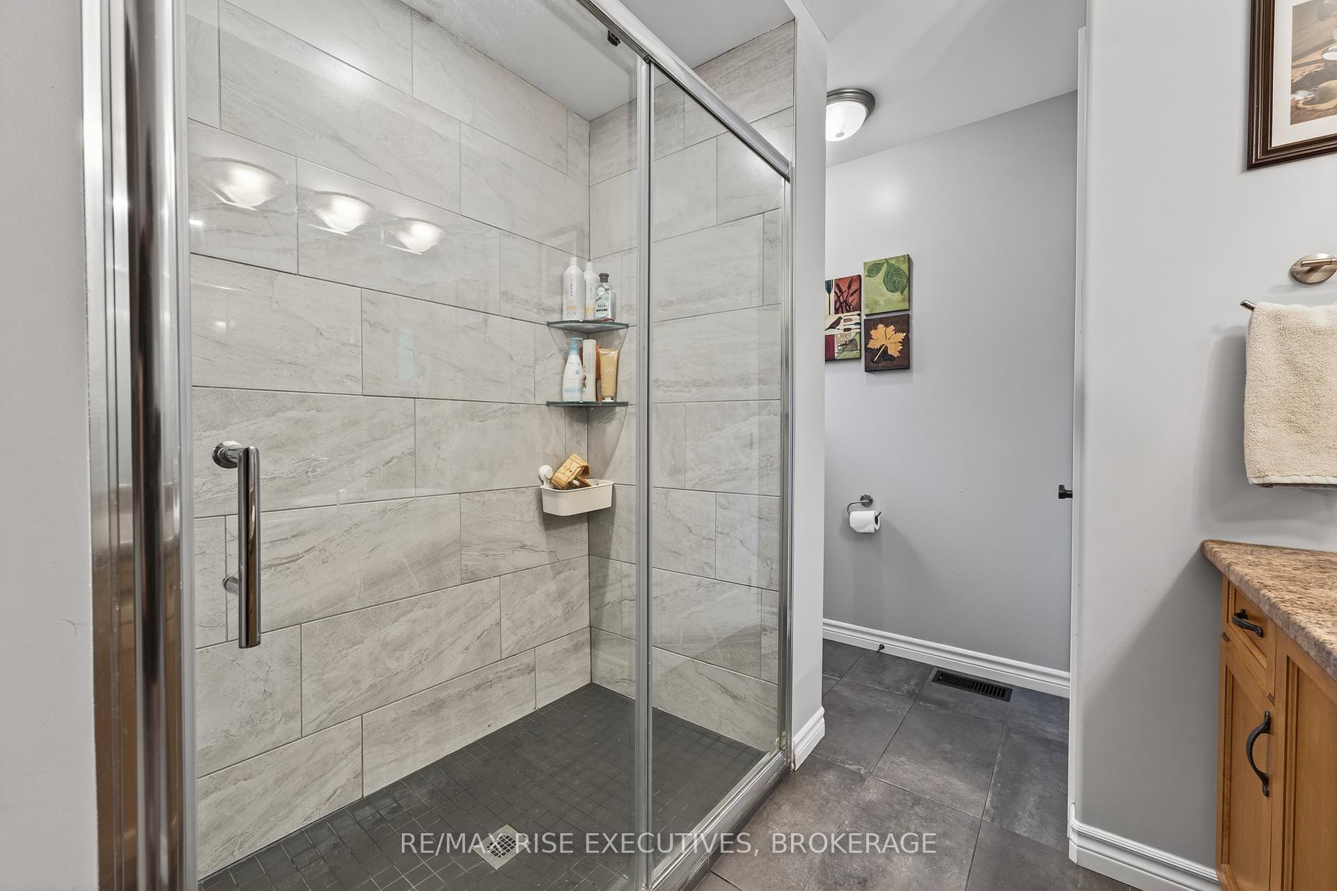 Photo 16 of 4623 Lower Round Lake Road, Frontenac, Frontenac South — HOMEH