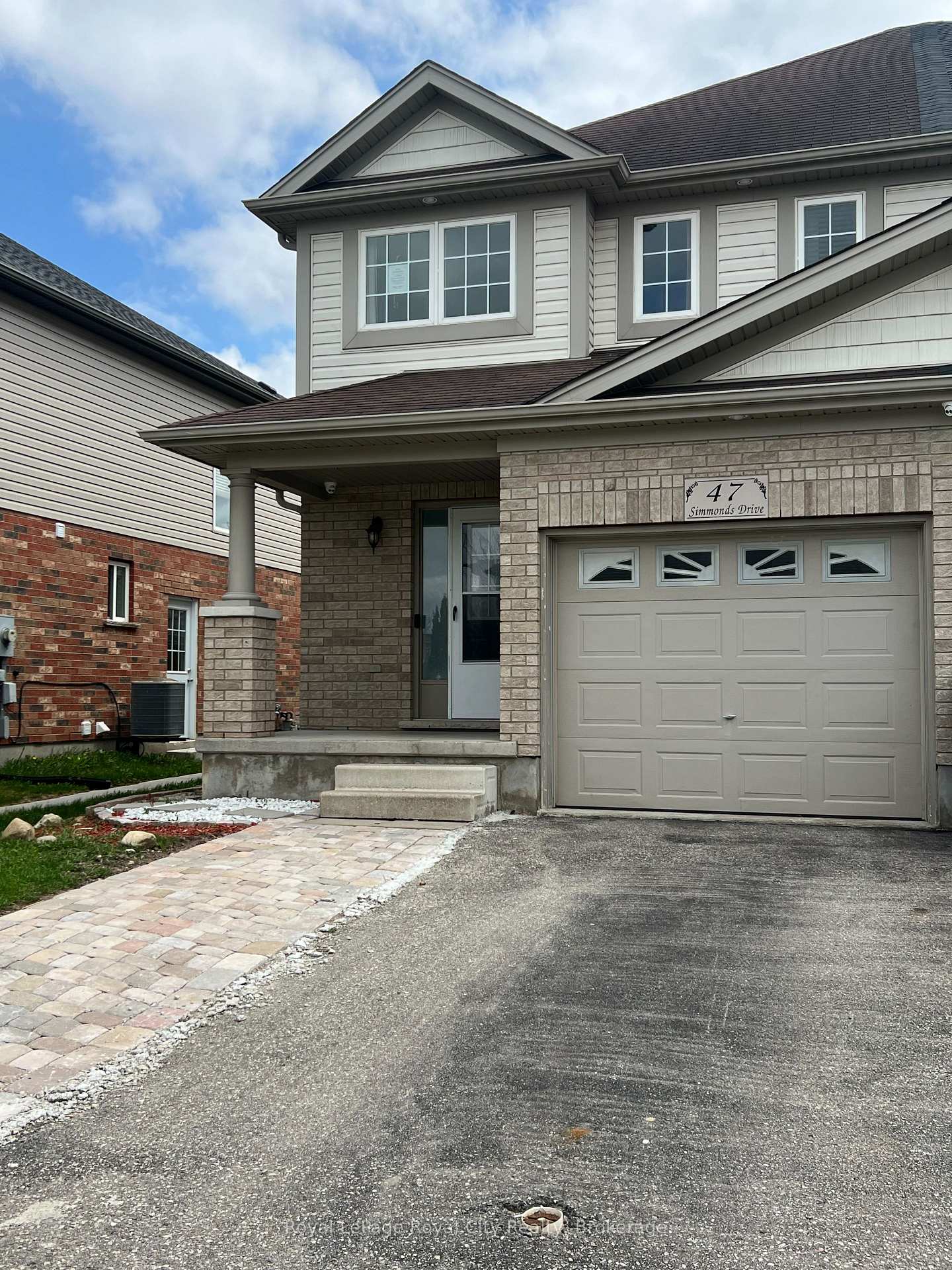 Photo 3 of 47 Simmonds Drive, Guelph, Victoria North — HOMEH