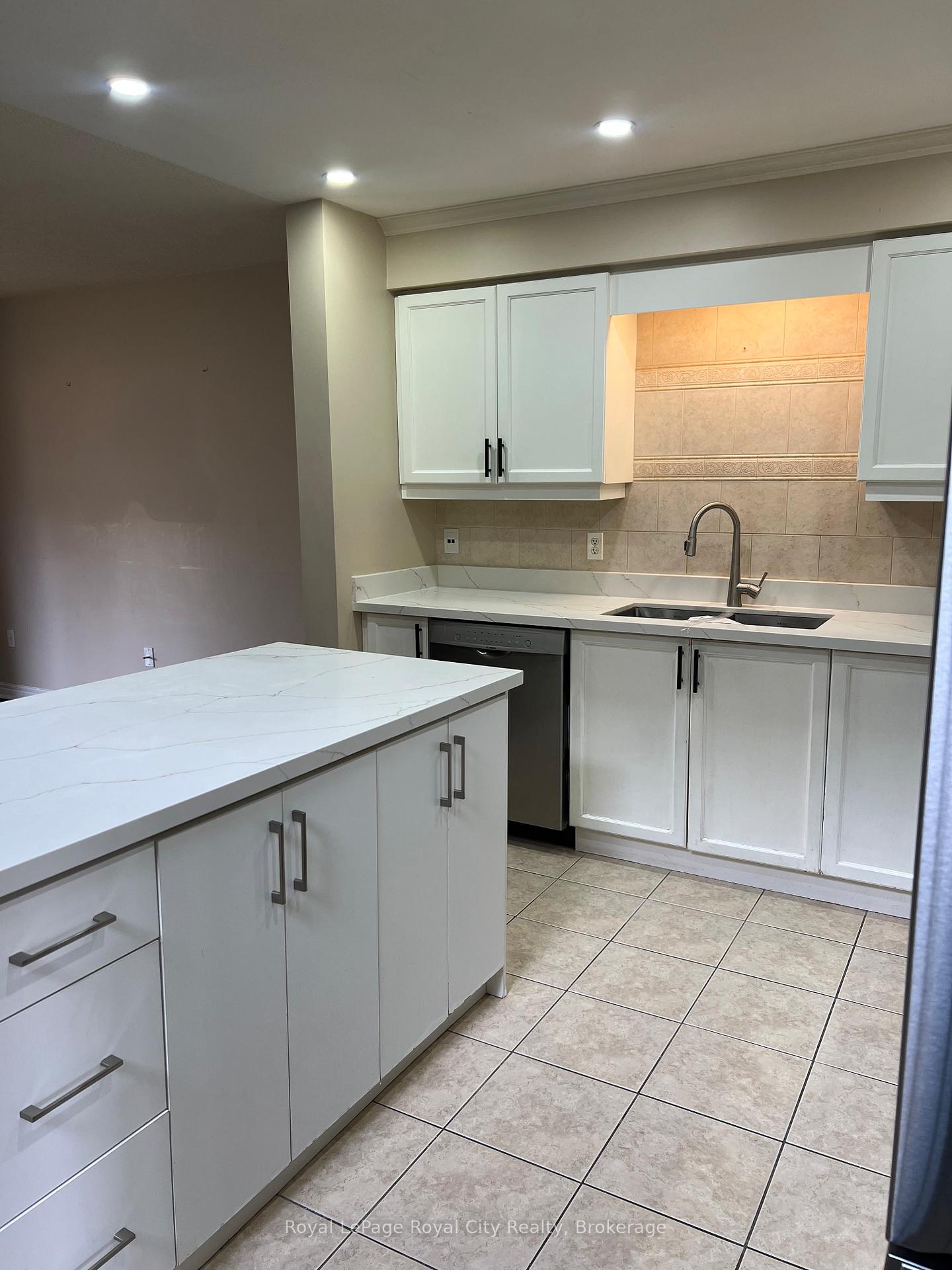 Photo 4 of 47 Simmonds Drive, Guelph, Victoria North — HOMEH