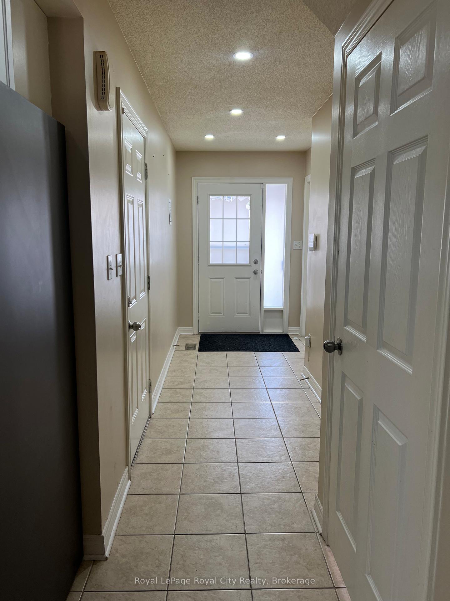 Photo 10 of 47 Simmonds Drive, Guelph, Victoria North — HOMEH