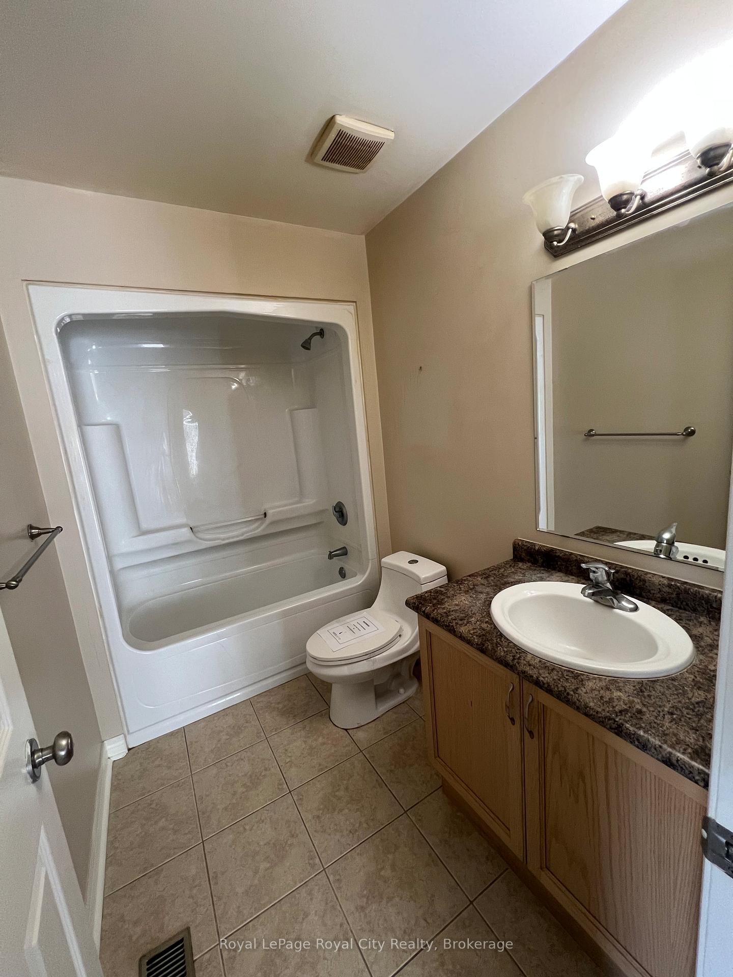 Photo 23 of 47 Simmonds Drive, Guelph, Victoria North — HOMEH