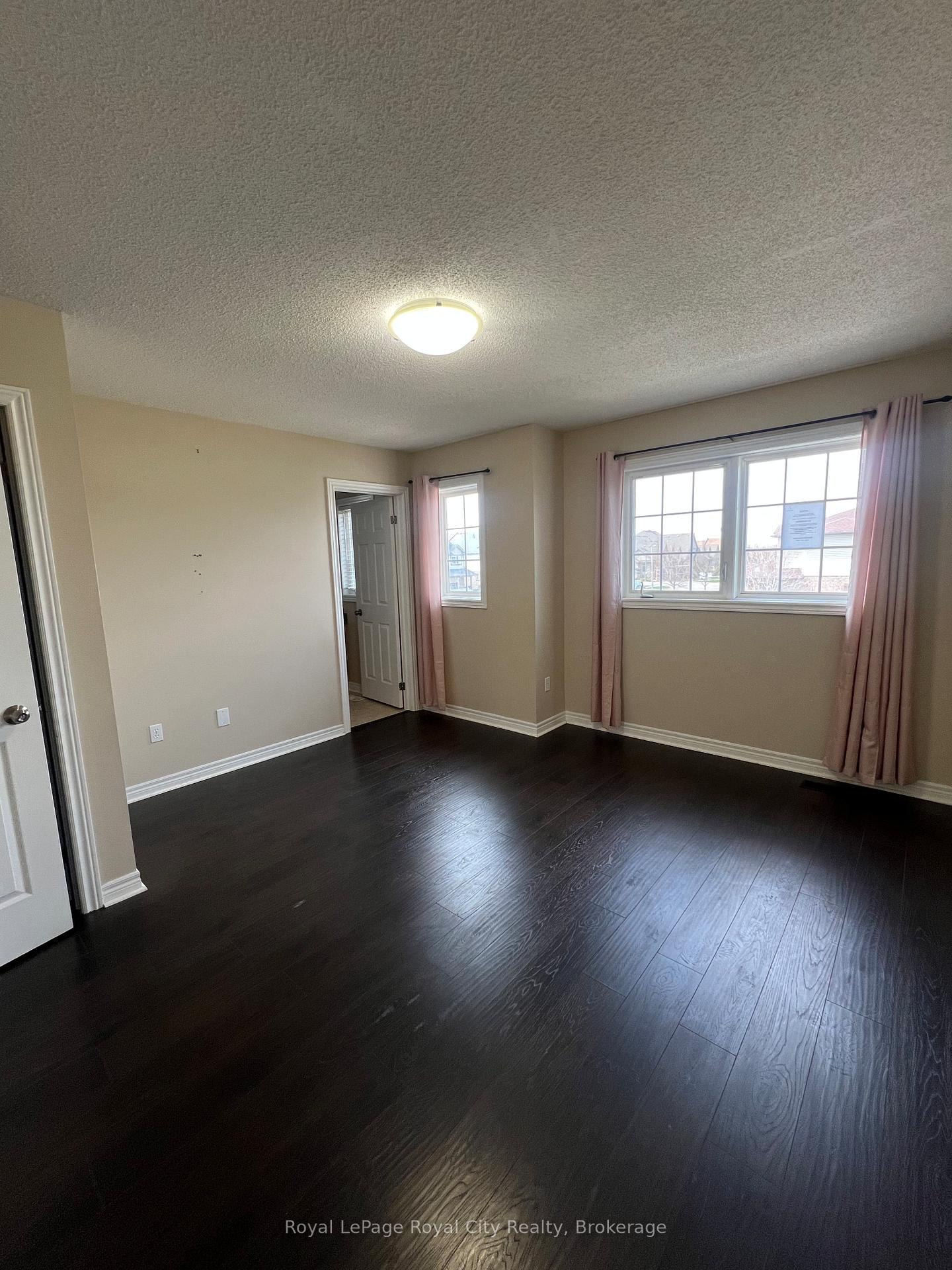 Photo 24 of 47 Simmonds Drive, Guelph, Victoria North — HOMEH