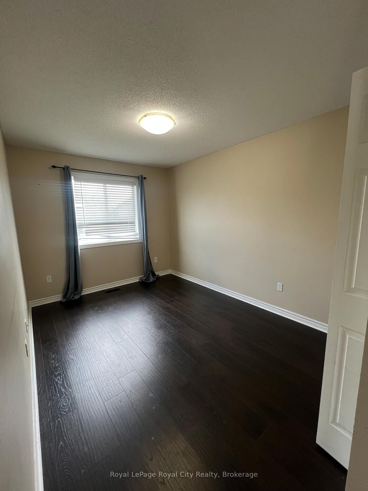 Photo 29 of 47 Simmonds Drive, Guelph, Victoria North — HOMEH