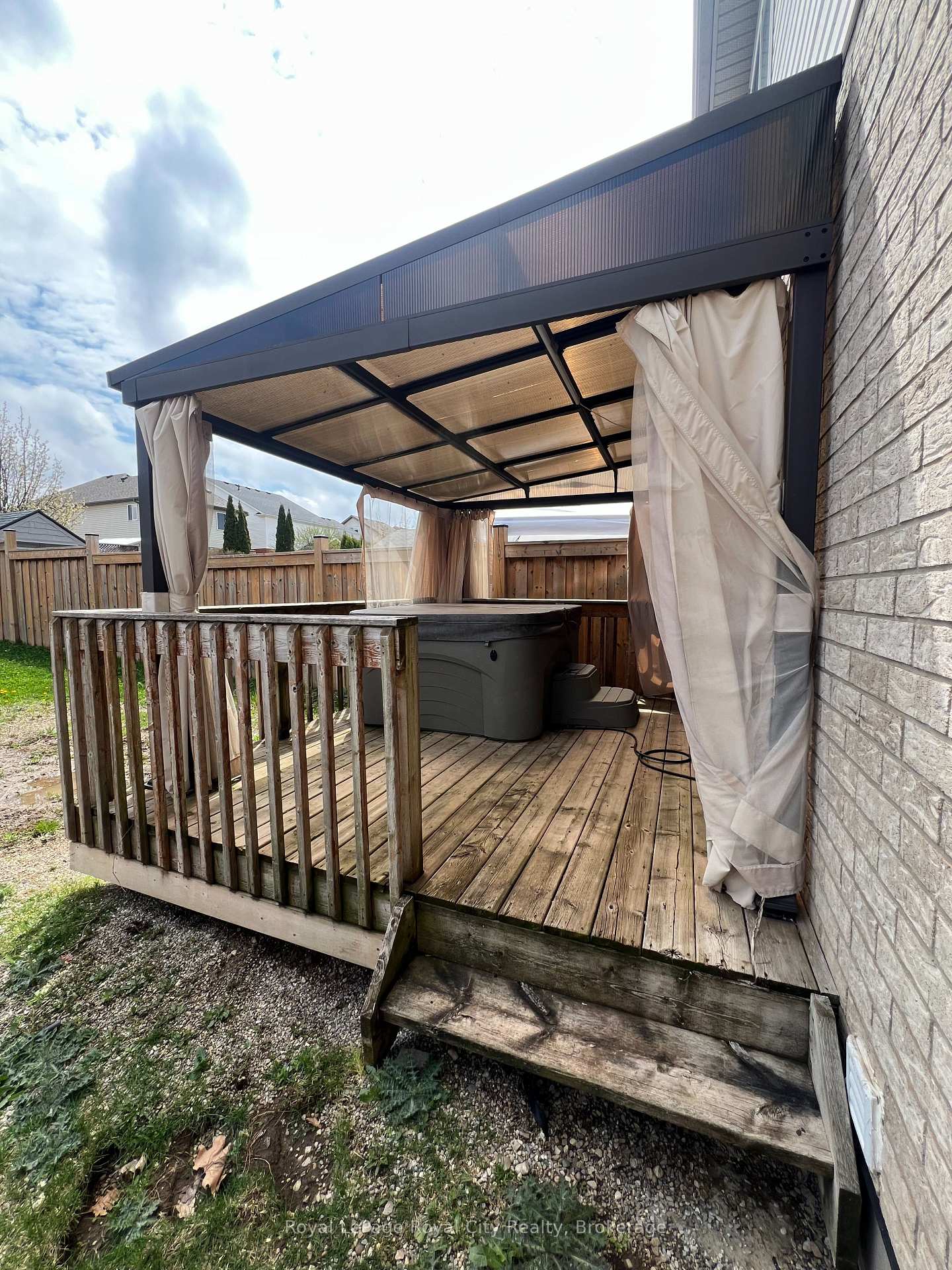 Photo 36 of 47 Simmonds Drive, Guelph, Victoria North — HOMEH