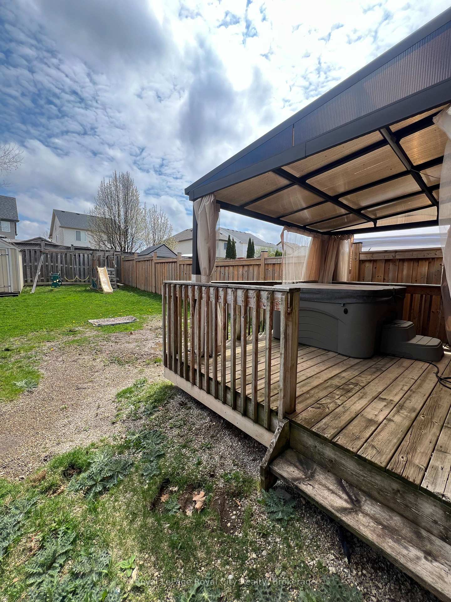 Photo 37 of 47 Simmonds Drive, Guelph, Victoria North — HOMEH