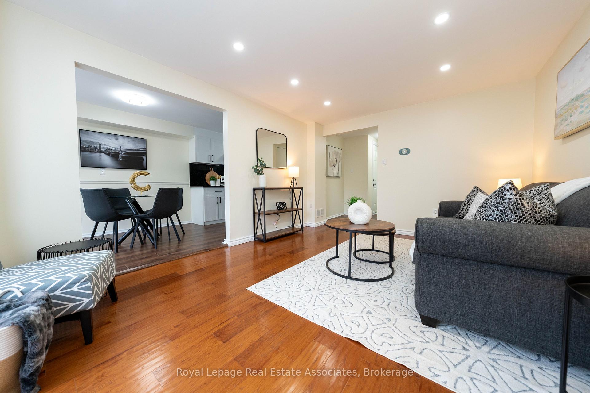 Photo 4 of 41 Barrett Crescent, Barrie, Letitia Heights — HOMEH