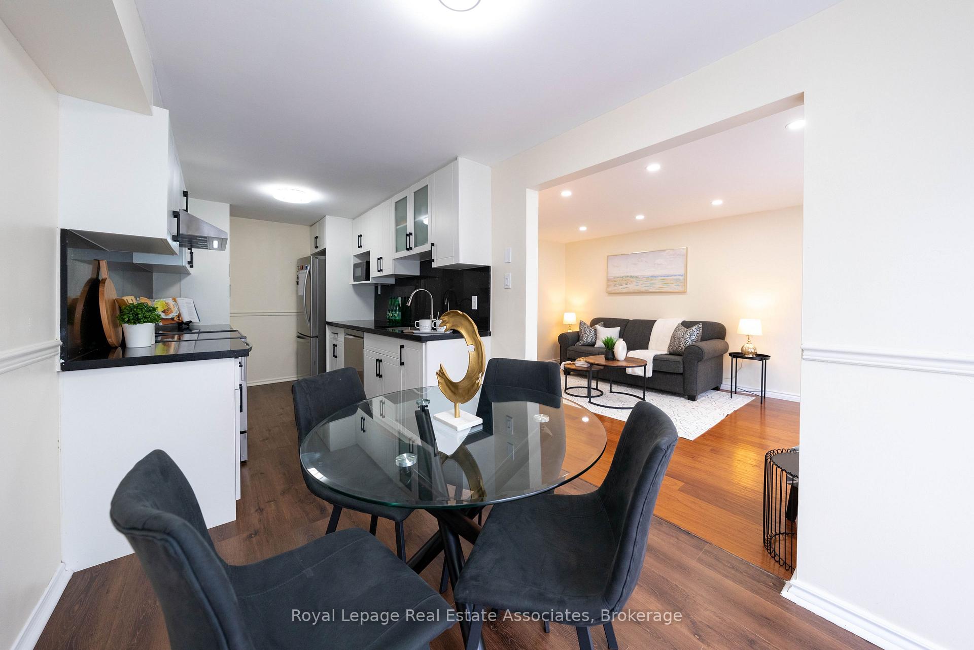Photo 6 of 41 Barrett Crescent, Barrie, Letitia Heights — HOMEH