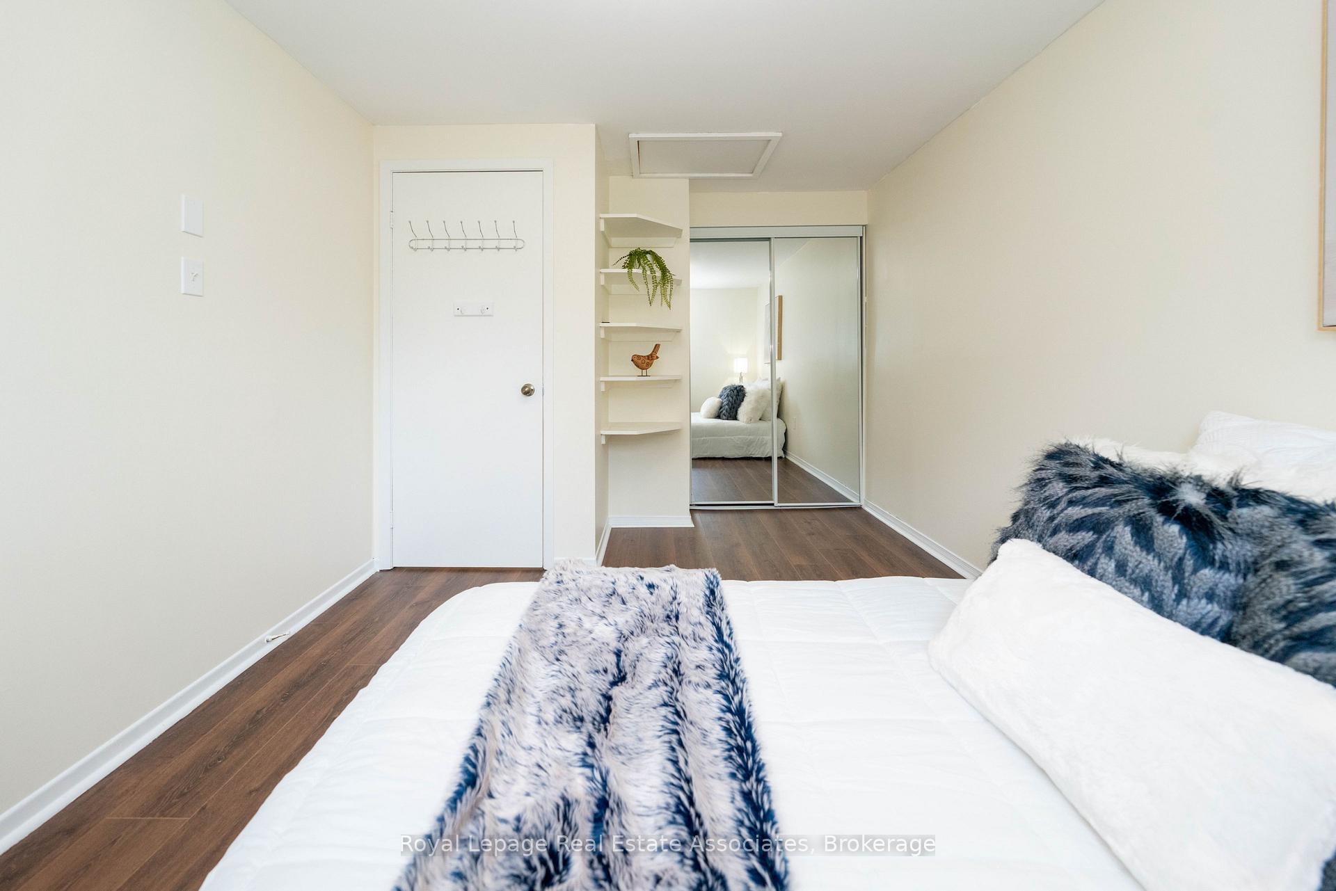 Photo 14 of 41 Barrett Crescent, Barrie, Letitia Heights — HOMEH