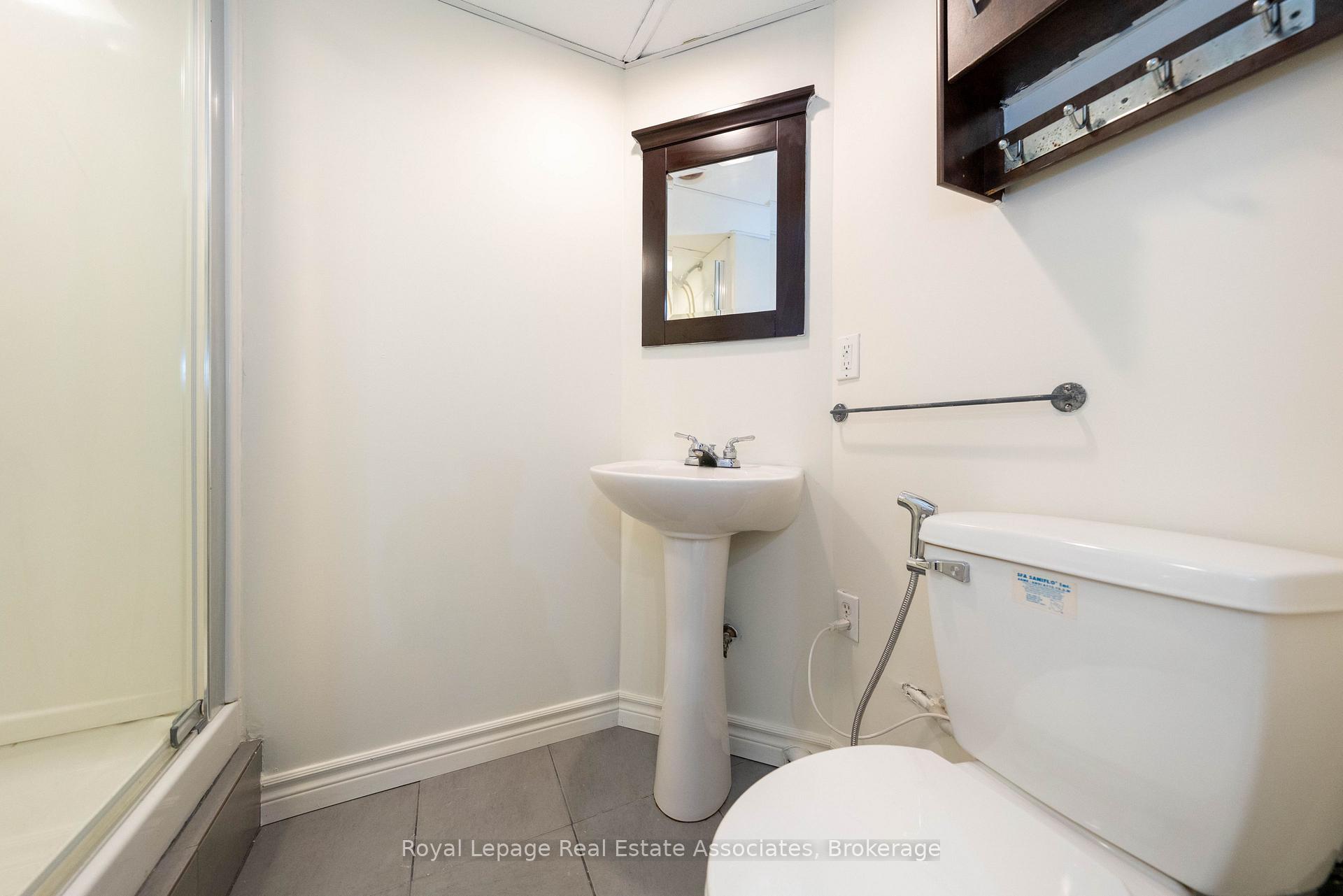 Photo 22 of 41 Barrett Crescent, Barrie, Letitia Heights — HOMEH