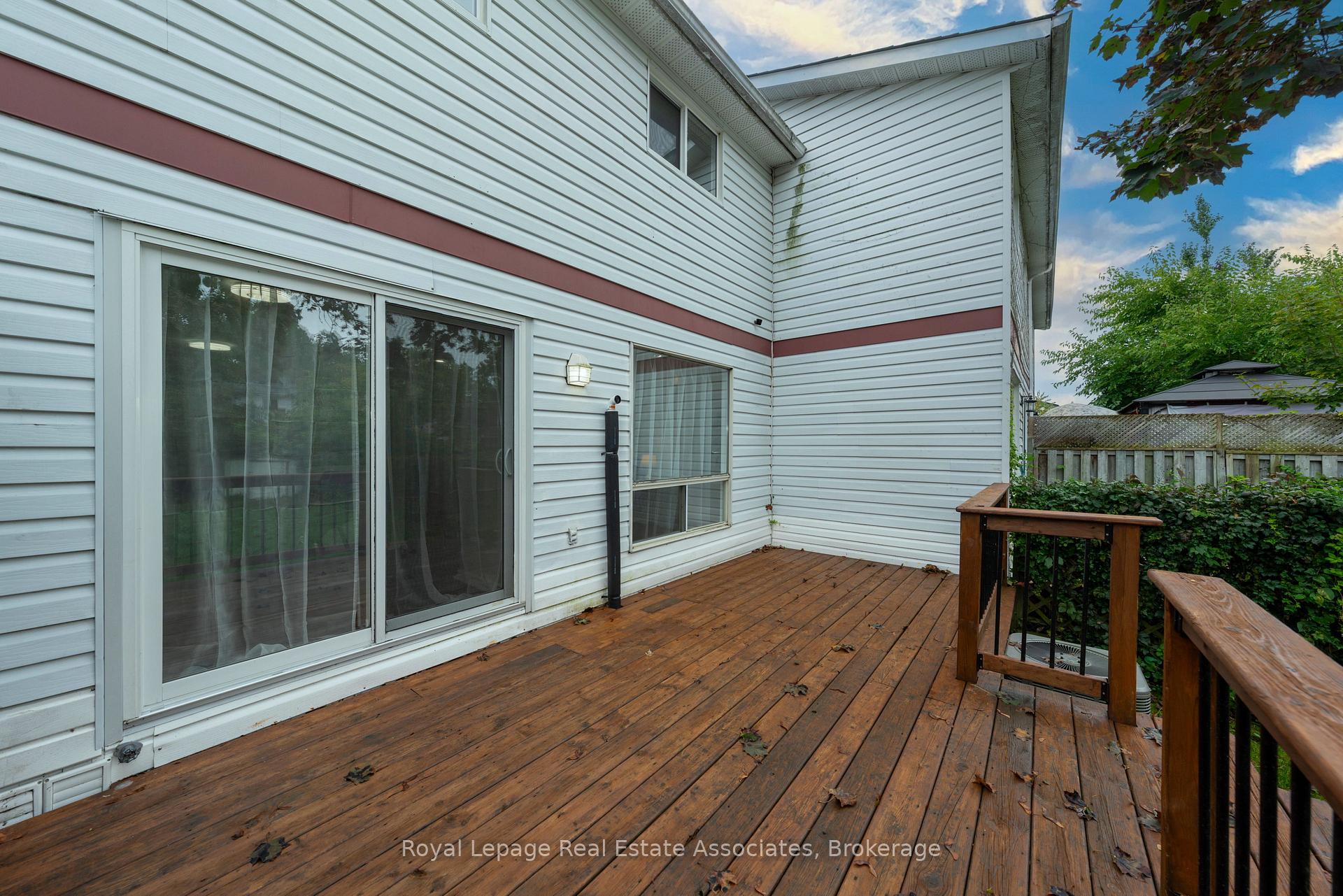 Photo 18 of 41 Barrett Crescent, Barrie, Letitia Heights — HOMEH