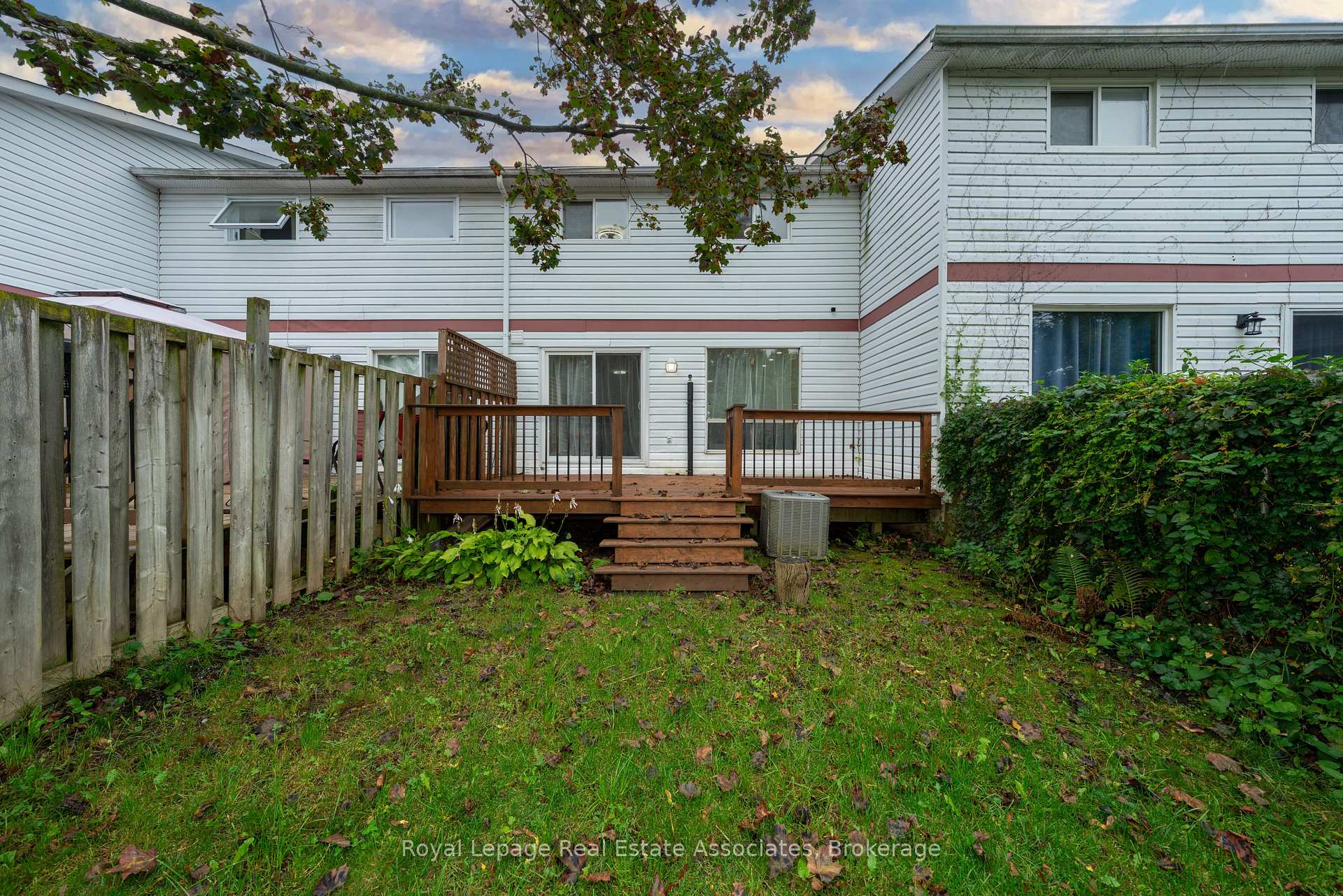 Photo 20 of 41 Barrett Crescent, Barrie, Letitia Heights — HOMEH