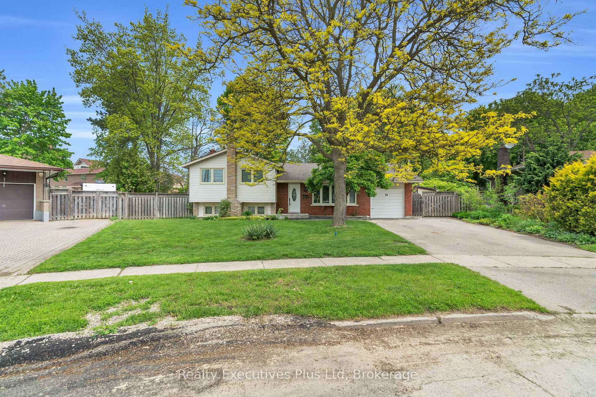 Photo 1 of 59 Balmoral Drive, Guelph, Riverside Park — HOMEH