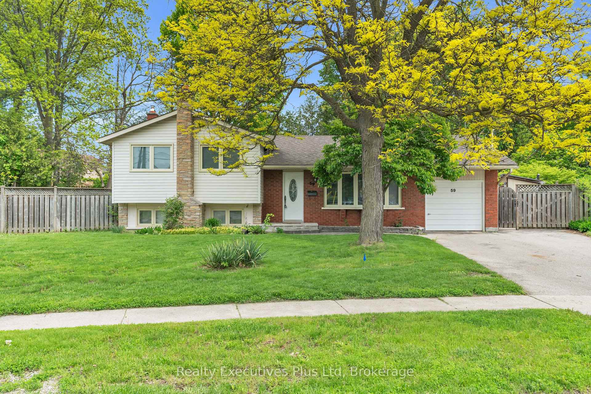 Photo 2 of 59 Balmoral Drive, Guelph, Riverside Park — HOMEH