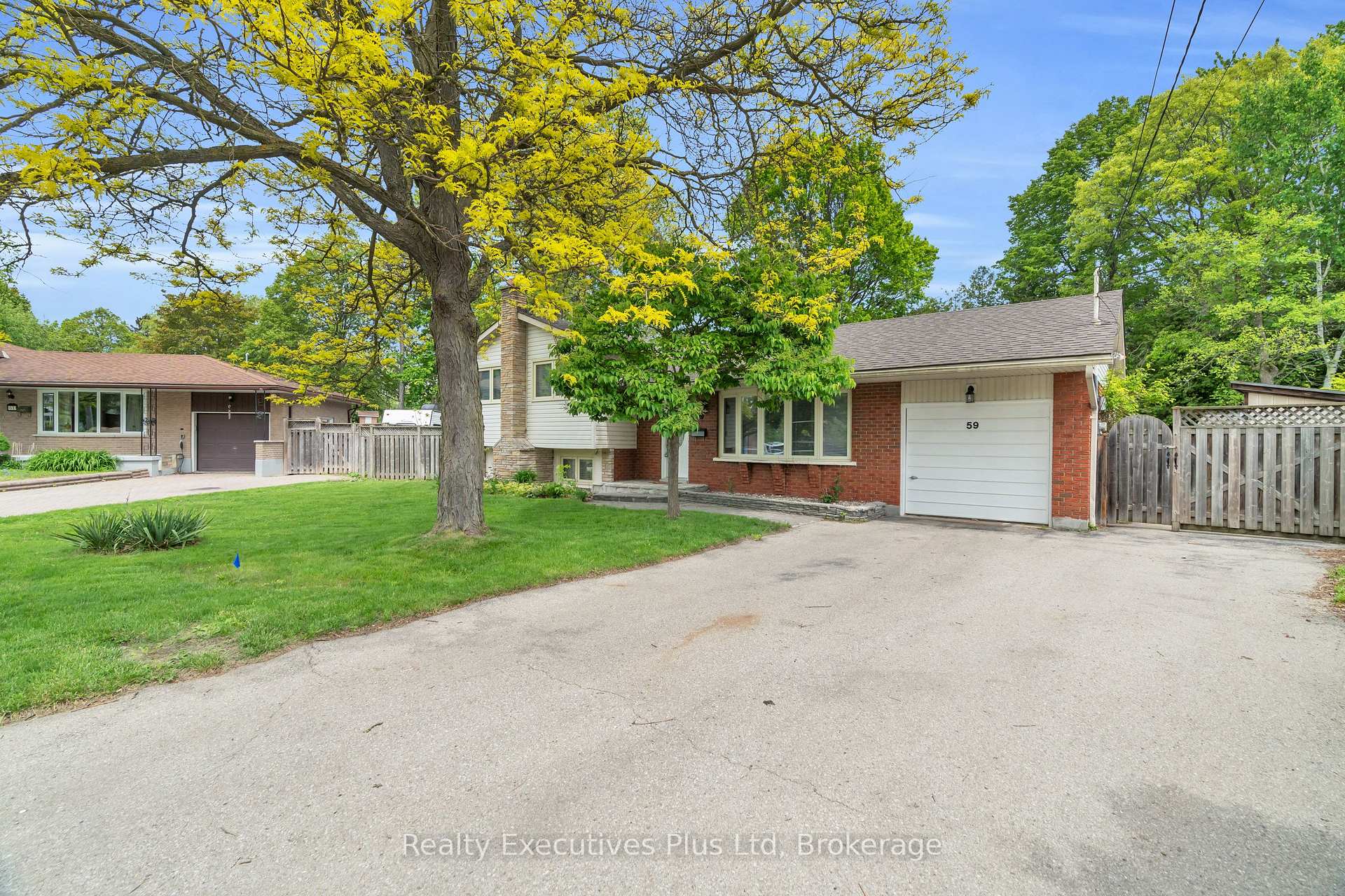 Photo 4 of 59 Balmoral Drive, Guelph, Riverside Park — HOMEH