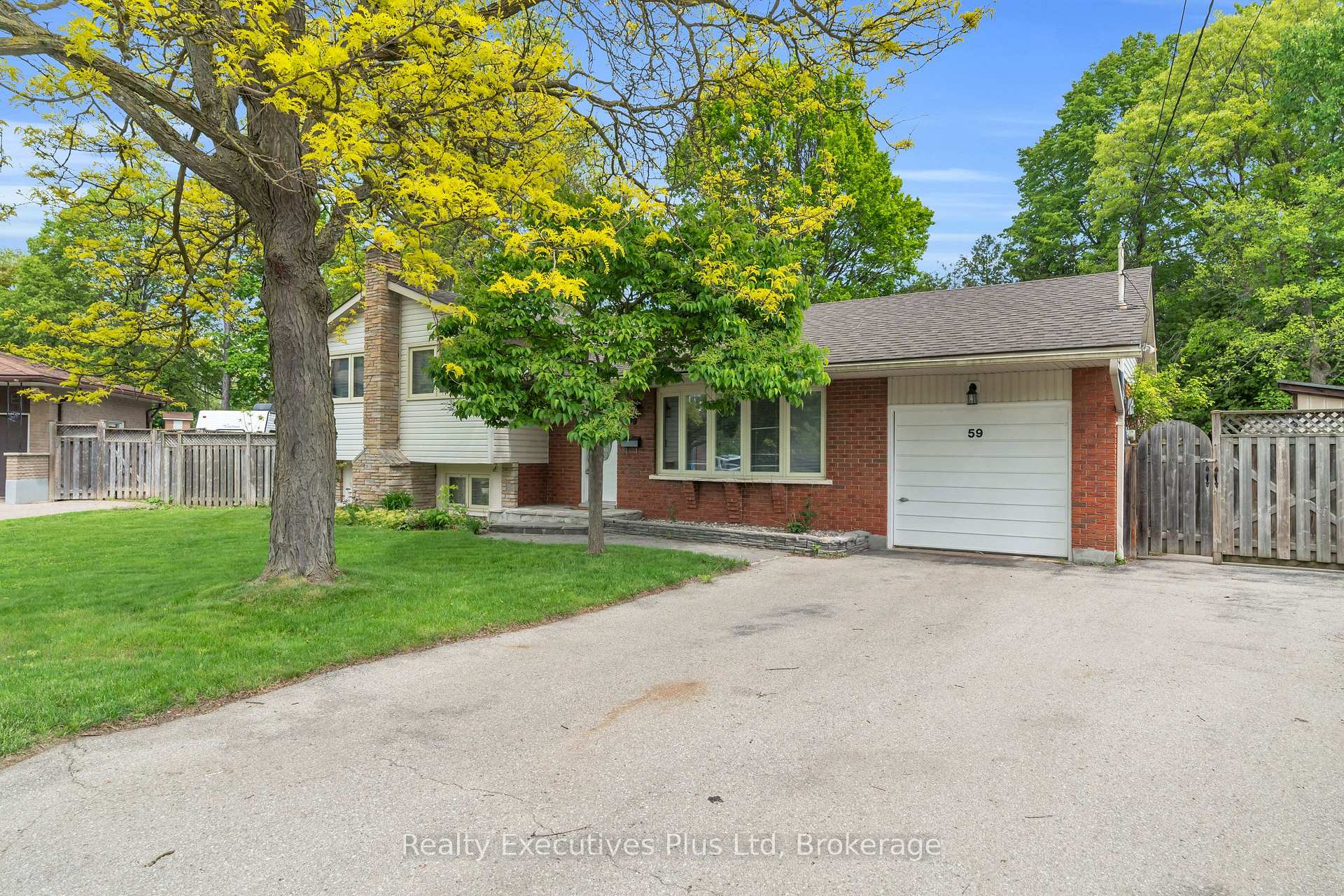 Photo 5 of 59 Balmoral Drive, Guelph, Riverside Park — HOMEH