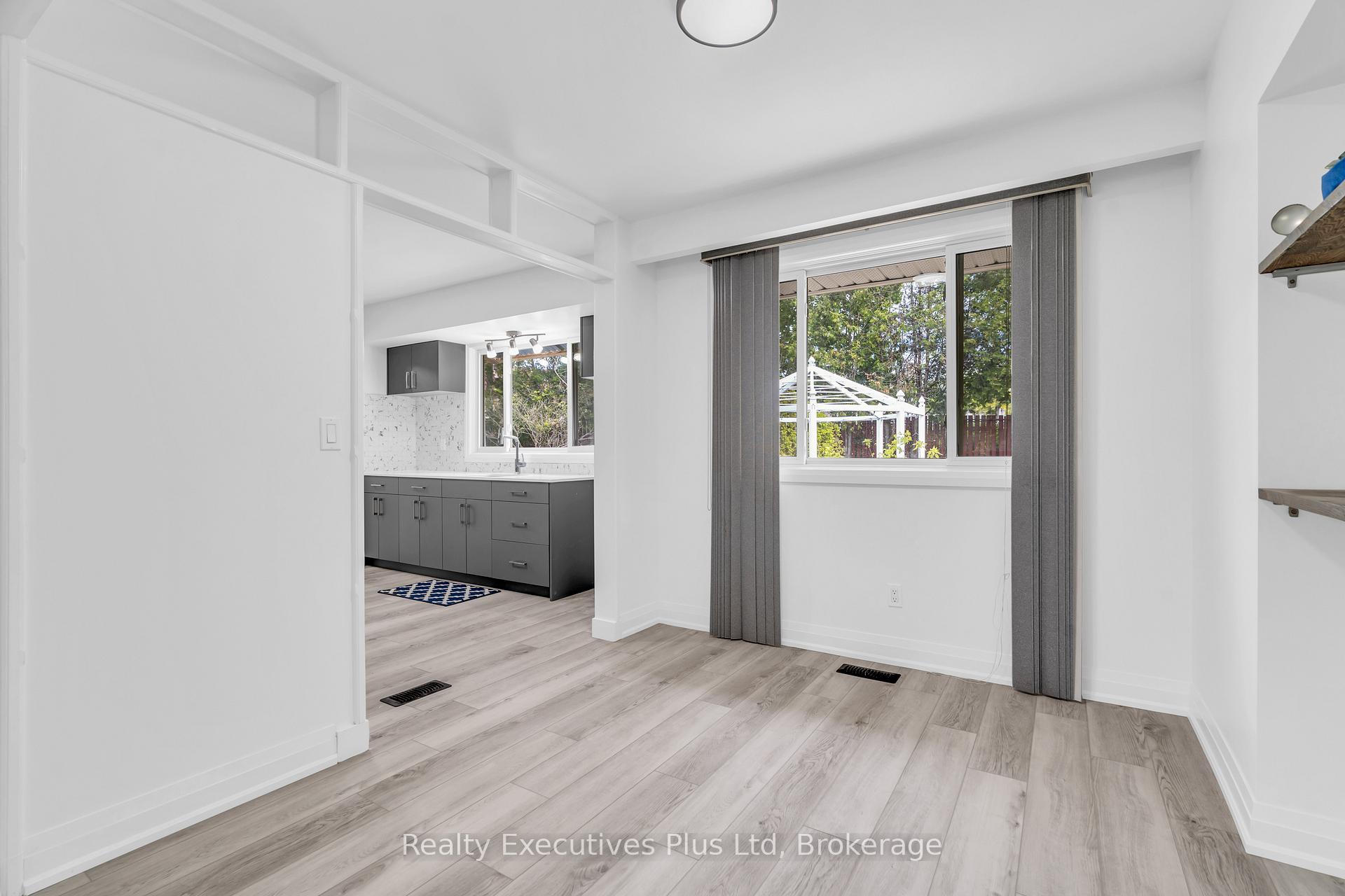 Photo 13 of 59 Balmoral Drive, Guelph, Riverside Park — HOMEH