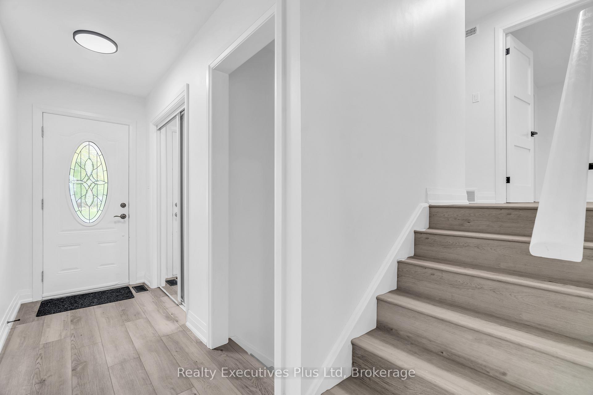 Photo 19 of 59 Balmoral Drive, Guelph, Riverside Park — HOMEH