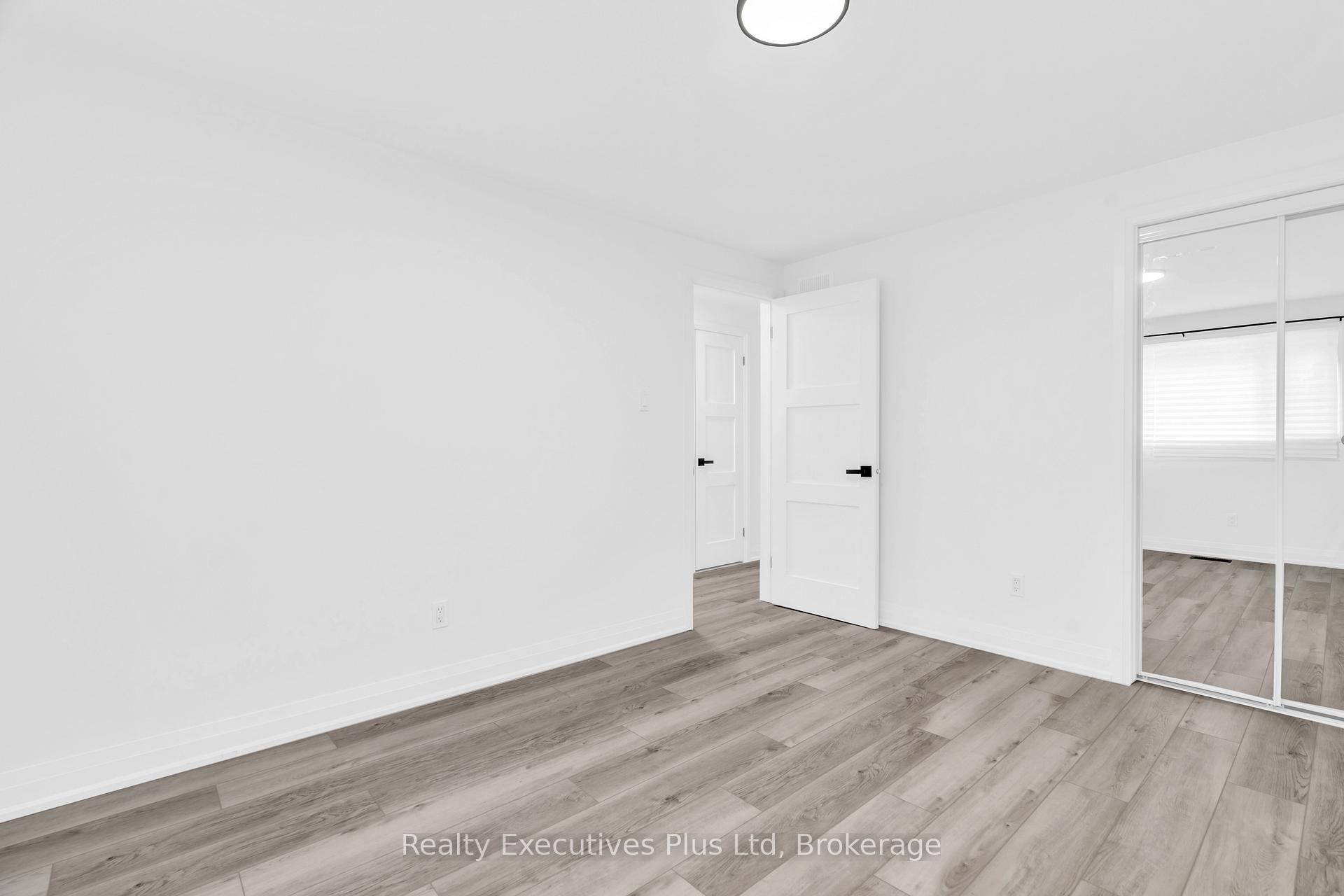 Photo 21 of 59 Balmoral Drive, Guelph, Riverside Park — HOMEH