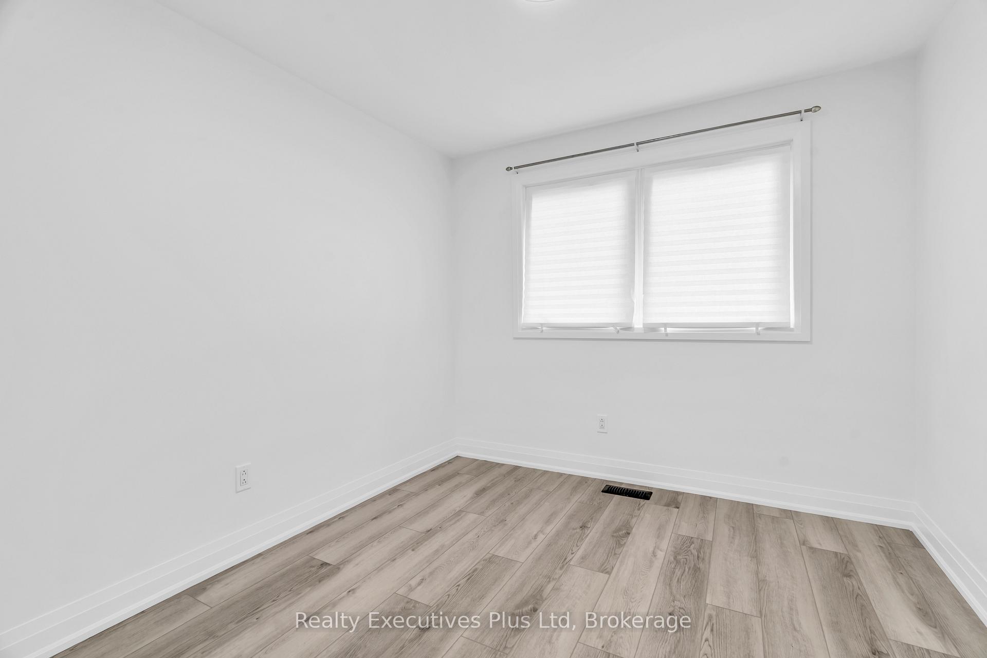 Photo 24 of 59 Balmoral Drive, Guelph, Riverside Park — HOMEH