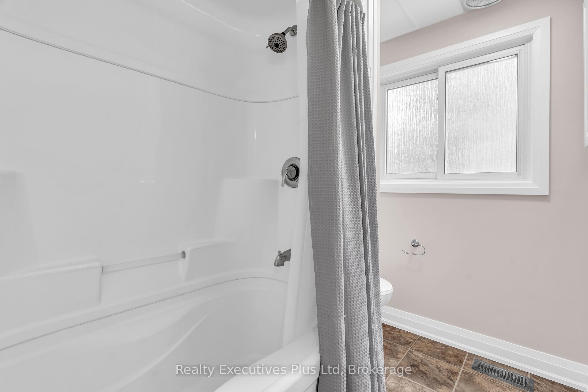 Photo 27 of 59 Balmoral Drive, Guelph, Riverside Park — HOMEH