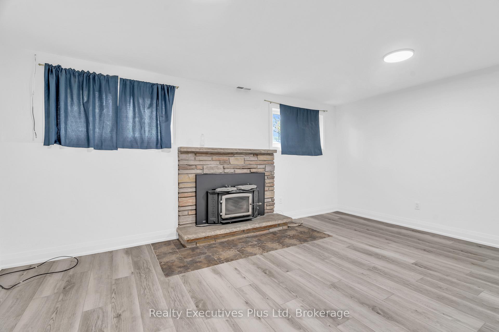 Photo 29 of 59 Balmoral Drive, Guelph, Riverside Park — HOMEH