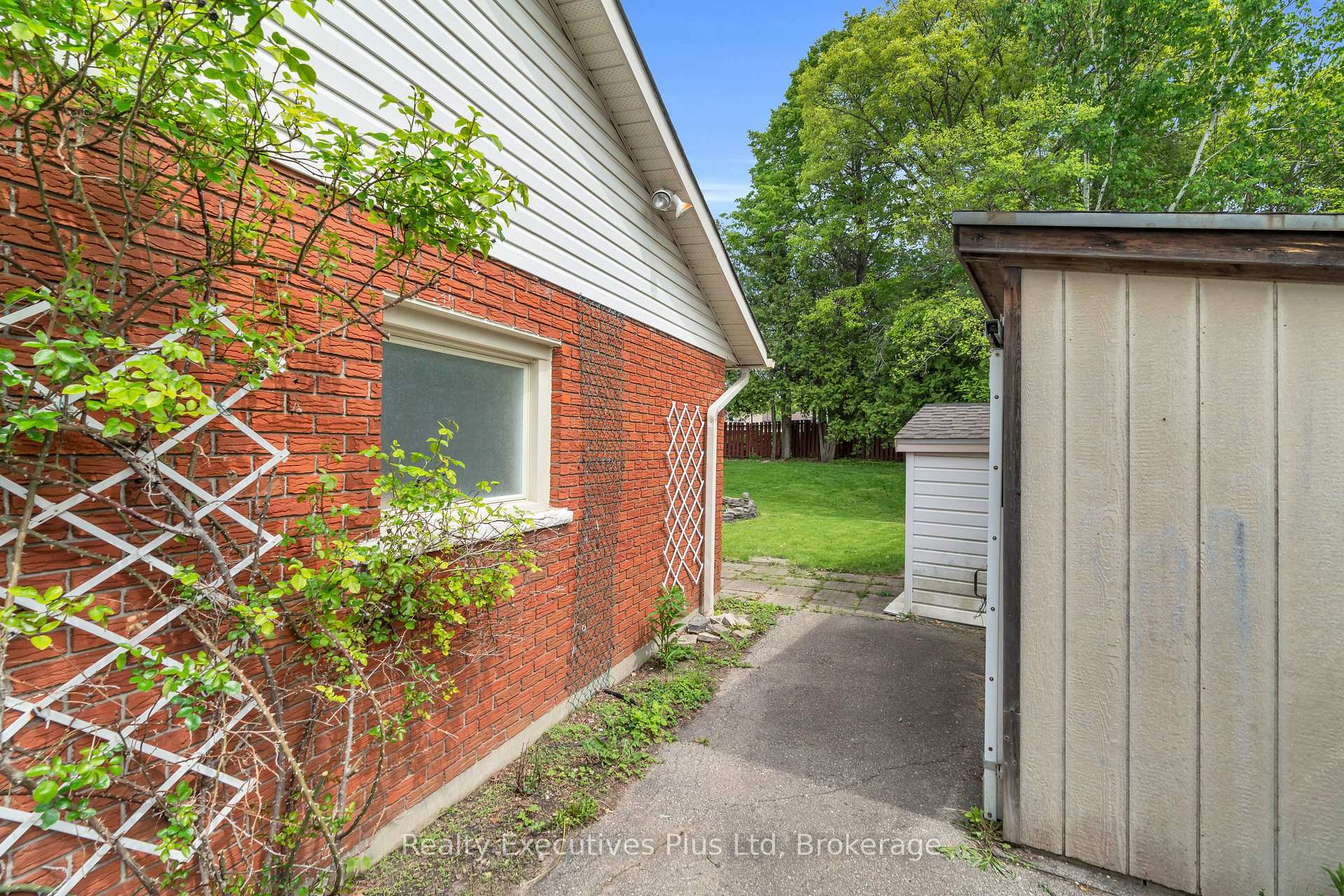 Photo 35 of 59 Balmoral Drive, Guelph, Riverside Park — HOMEH