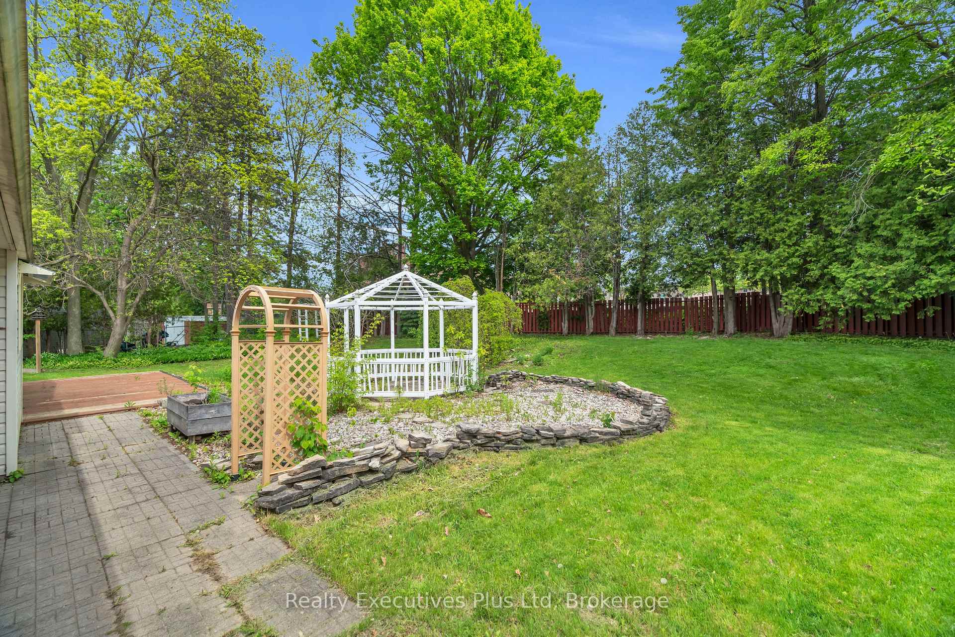 Photo 36 of 59 Balmoral Drive, Guelph, Riverside Park — HOMEH