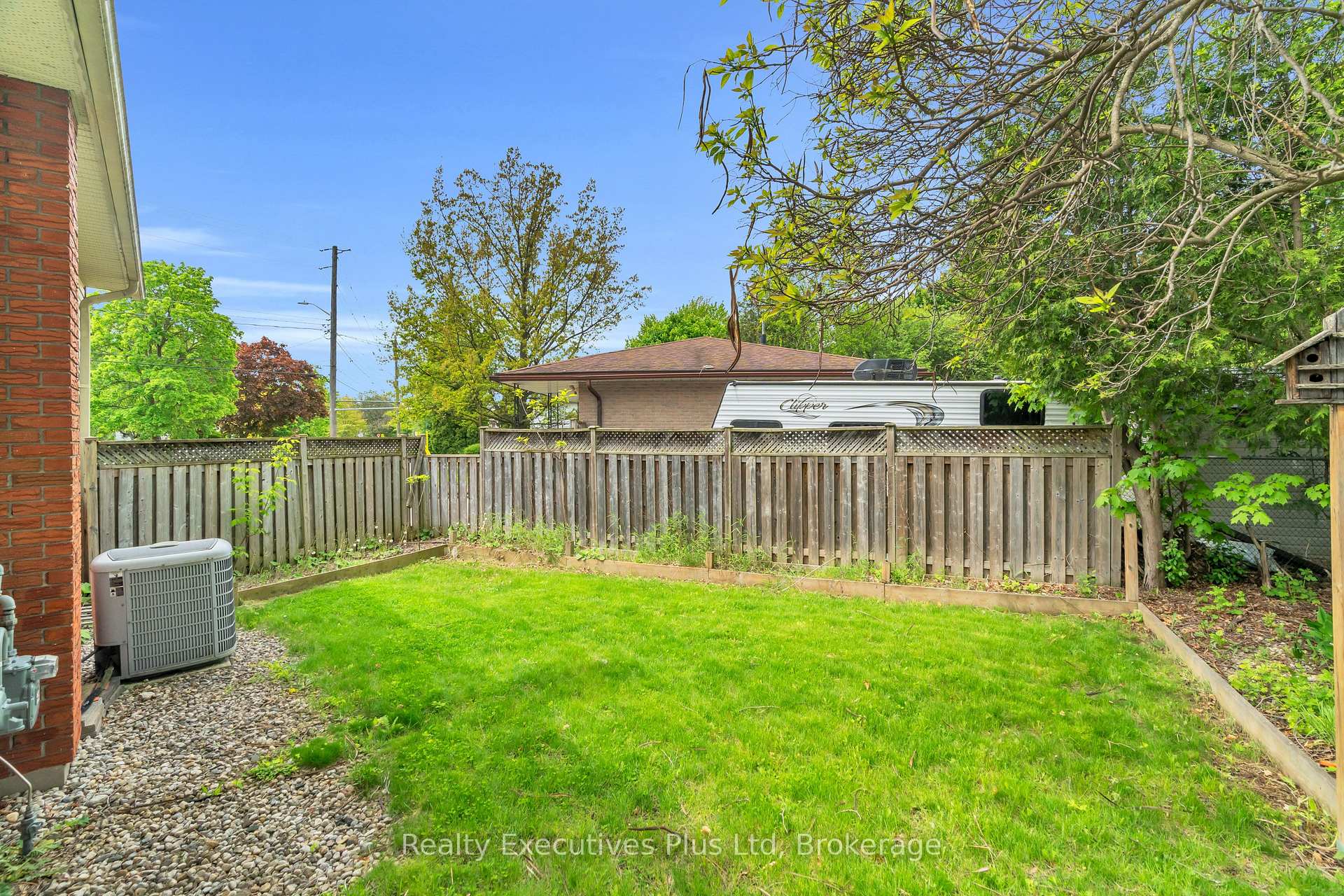 Photo 40 of 59 Balmoral Drive, Guelph, Riverside Park — HOMEH