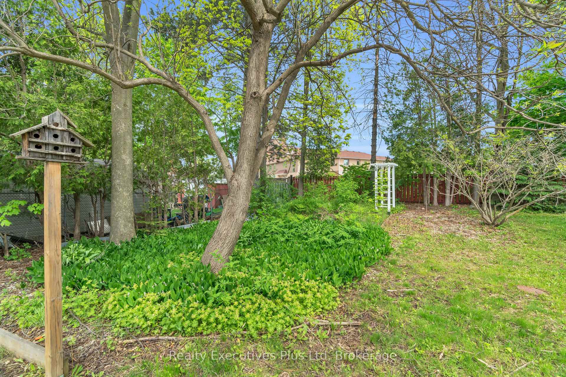 Photo 41 of 59 Balmoral Drive, Guelph, Riverside Park — HOMEH