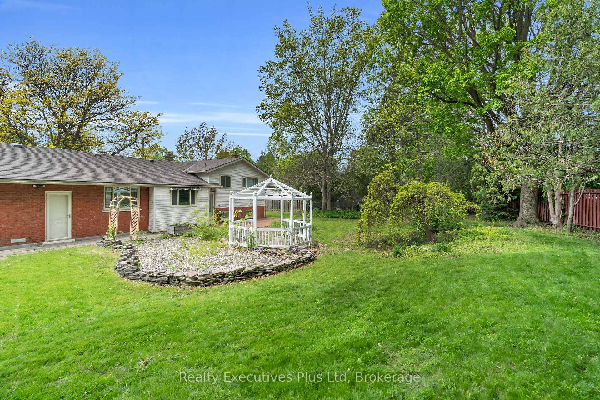 Photo 47 of 59 Balmoral Drive, Guelph, Riverside Park — HOMEH
