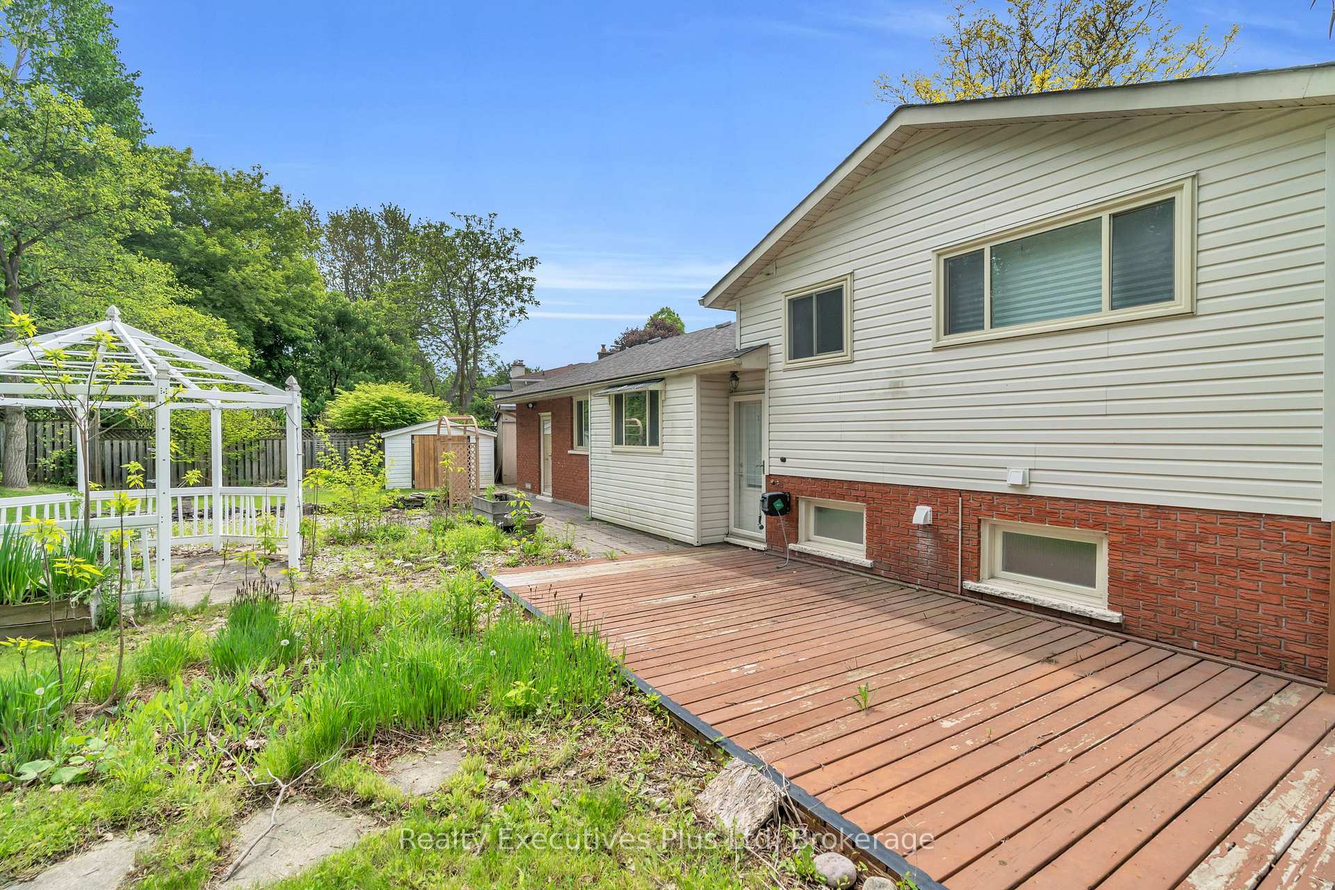 Photo 48 of 59 Balmoral Drive, Guelph, Riverside Park — HOMEH