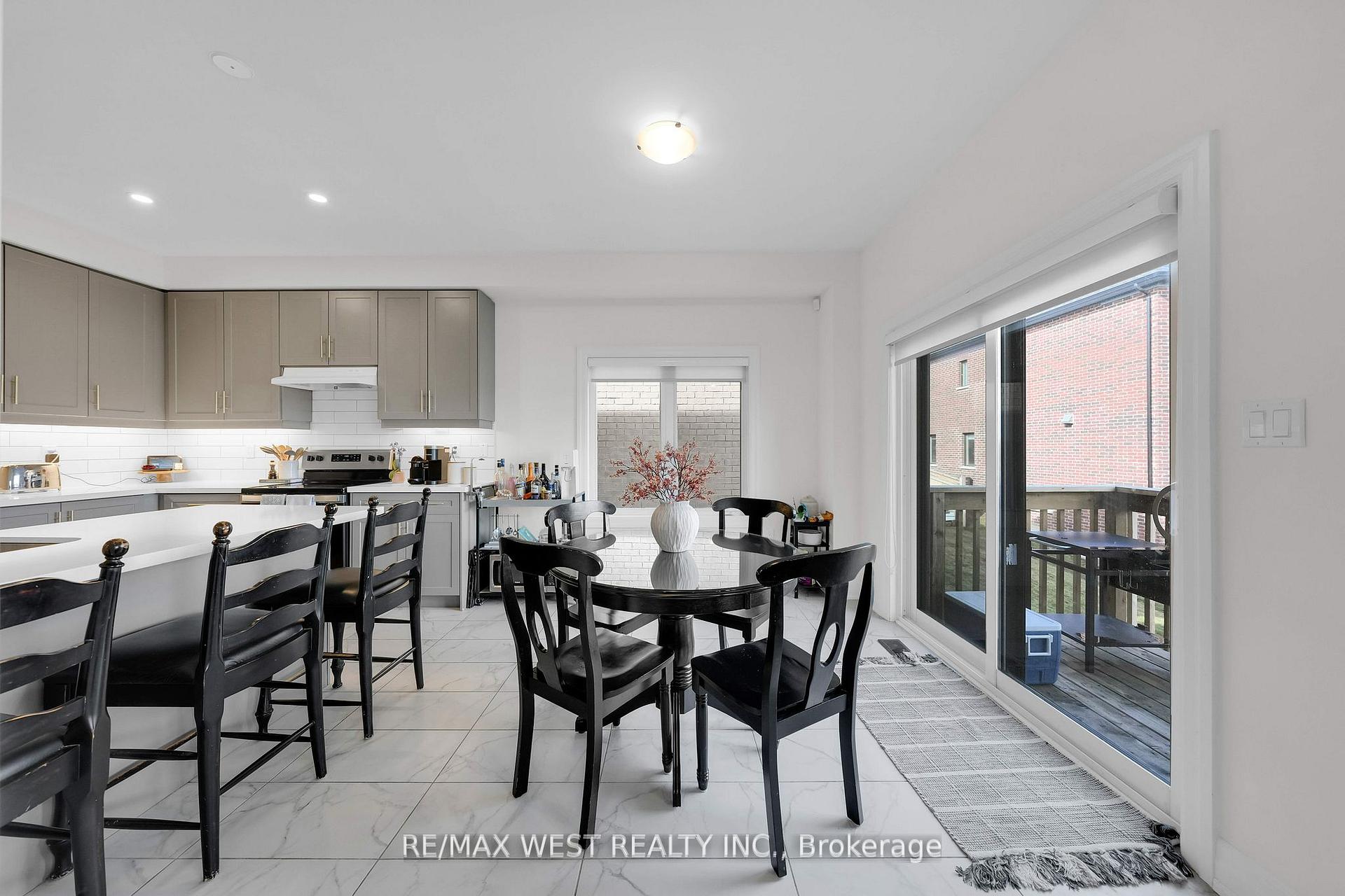 Photo 7 of 130 Connell Drive, Georgina, Keswick North — HOMEH