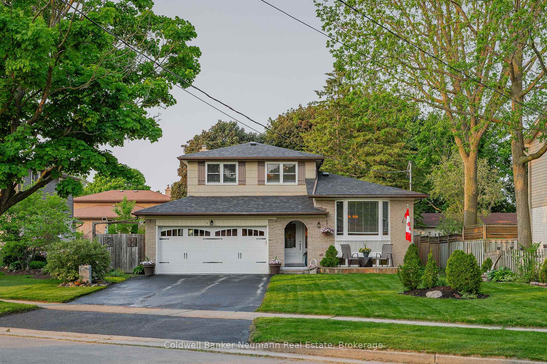 Photo 1 of 5 Vista Terrace, Guelph, Victoria North — HOMEH