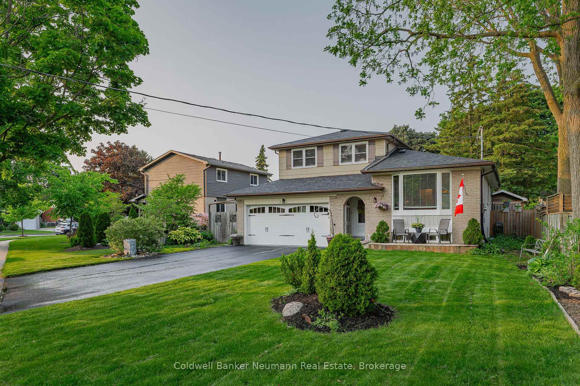 Photo 2 of 5 Vista Terrace, Guelph, Victoria North — HOMEH