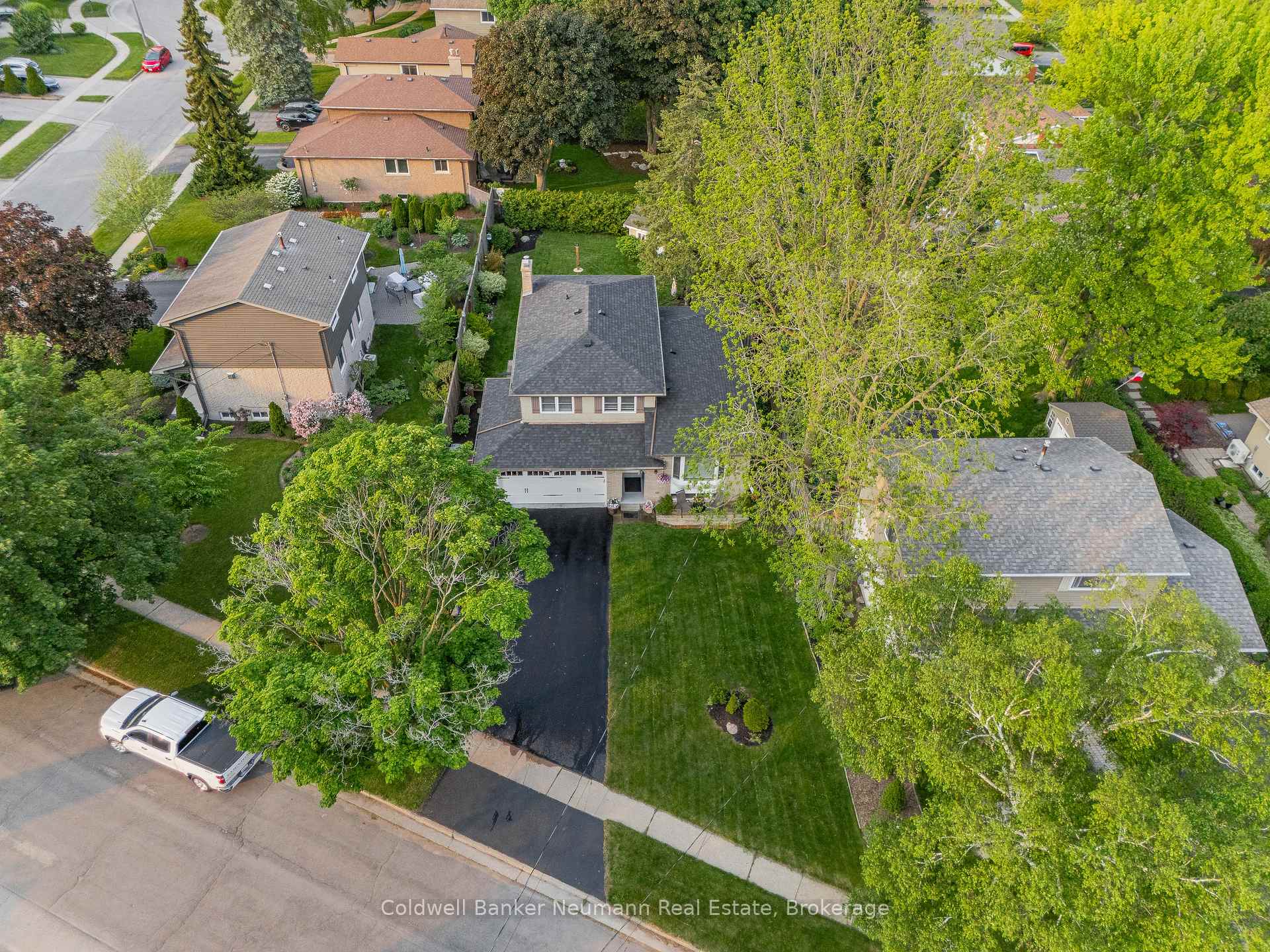 Photo 3 of 5 Vista Terrace, Guelph, Victoria North — HOMEH