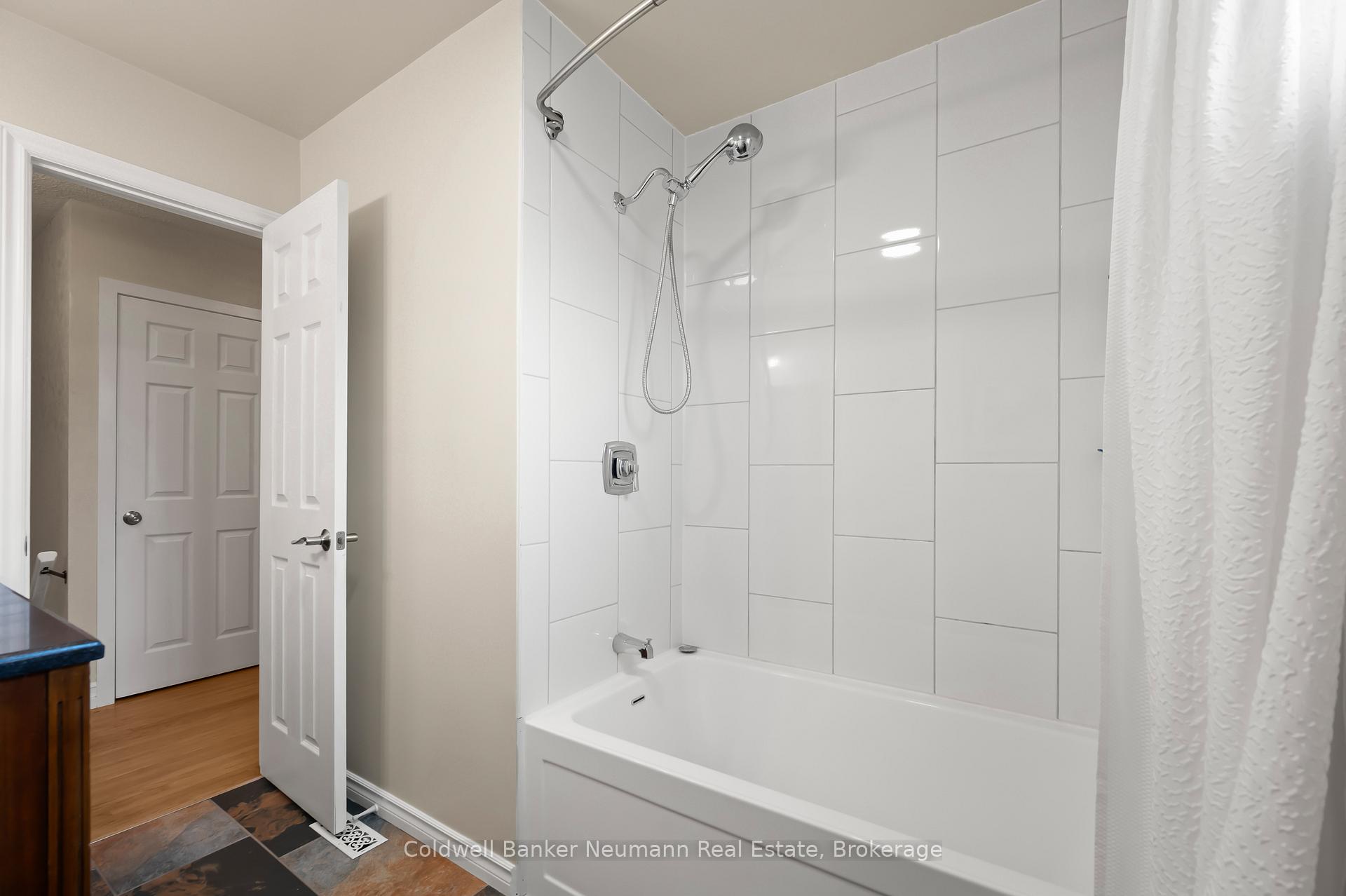 Photo 32 of 5 Vista Terrace, Guelph, Victoria North — HOMEH