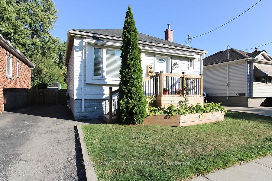 Front of 153 East 16th Street