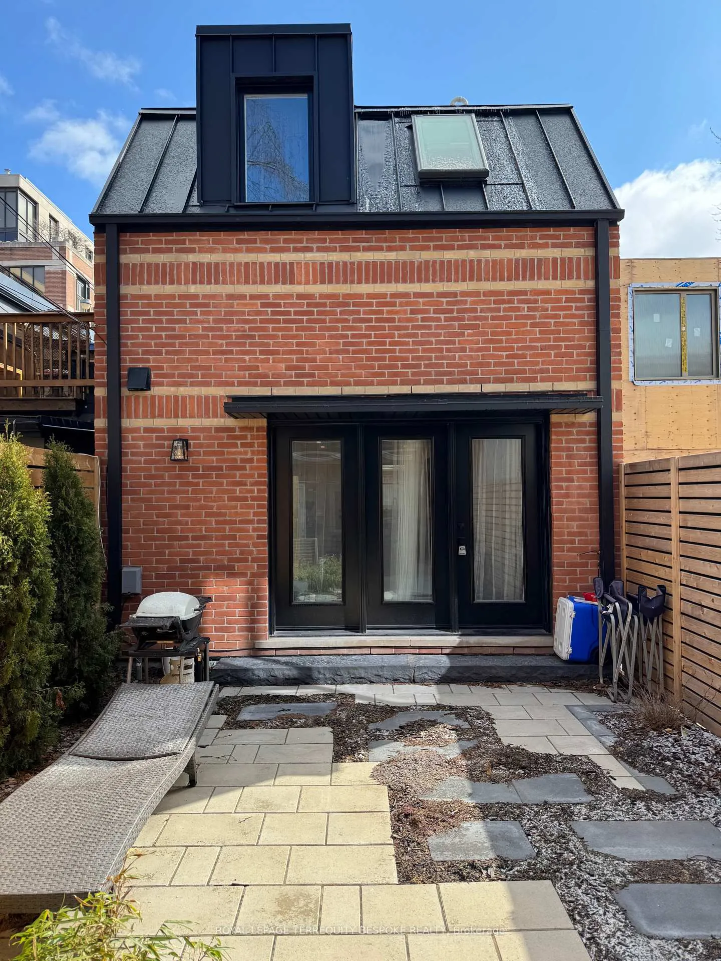 Front of Unit Laneway, 363 Euclid Avenue