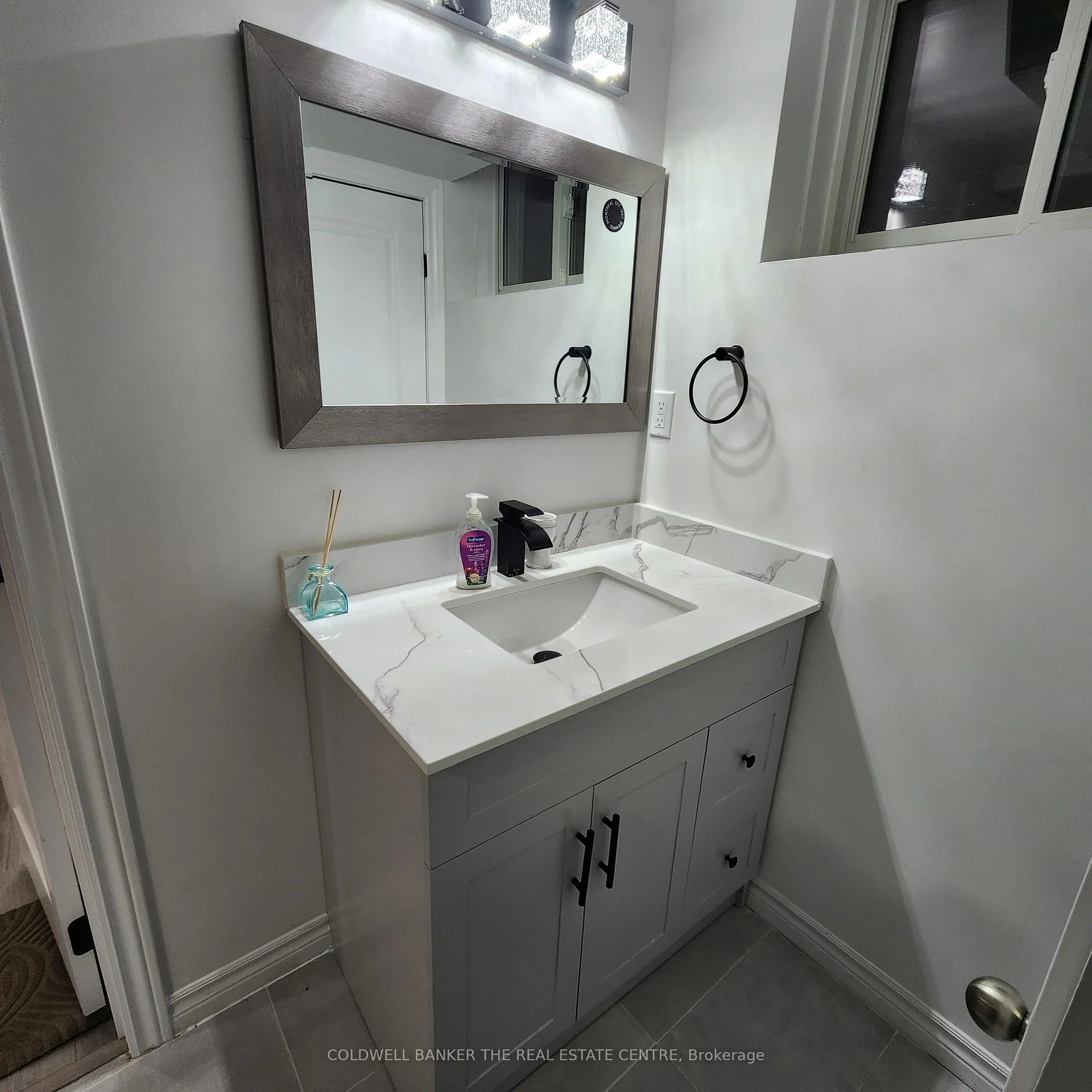 Photo 6 of Unit #2, 295 Duckworth Street, Barrie, Grove East — HOMEH