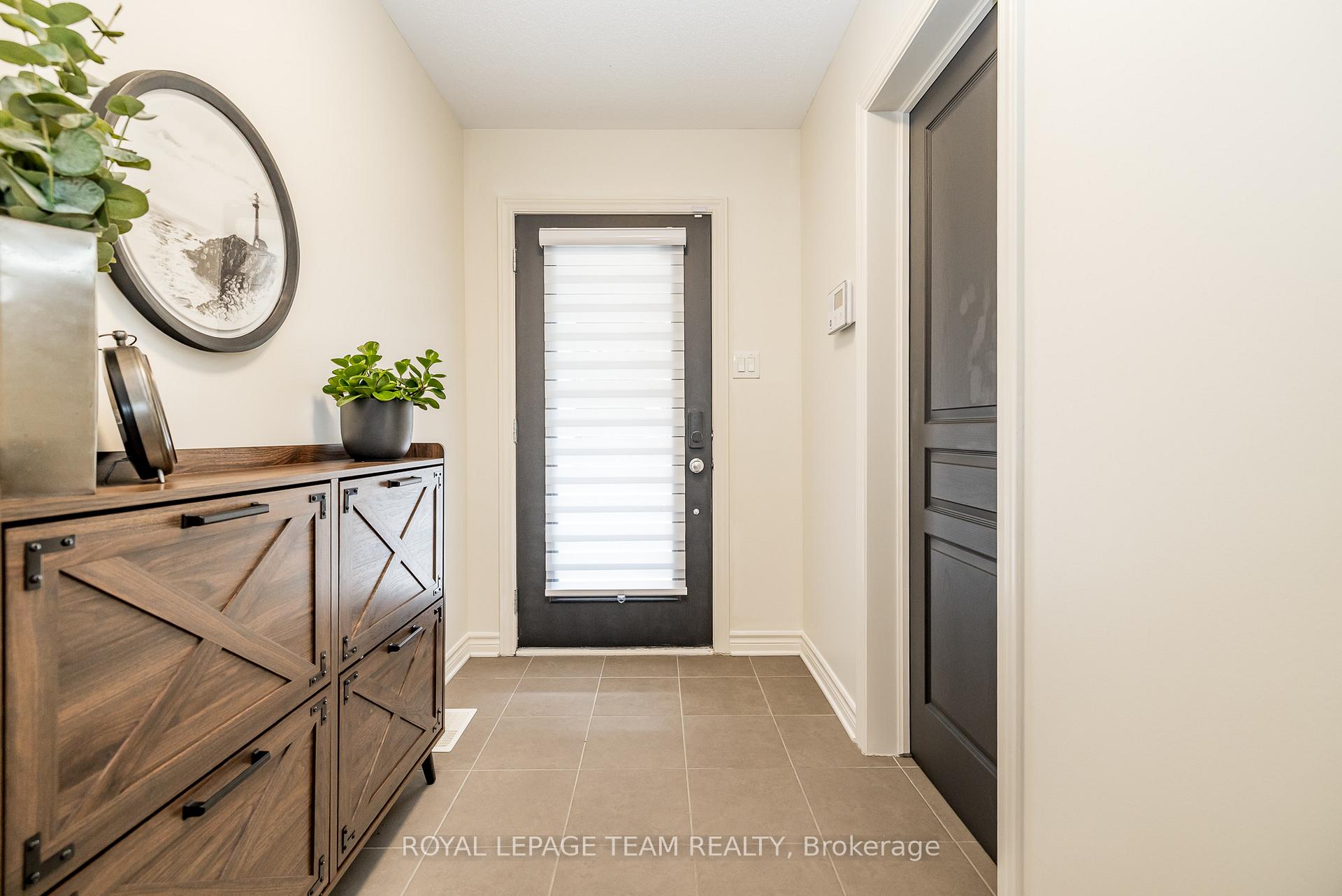 Photo 4 of 80 Stockholm Private, Ottawa, Riverside South/Gloucester Glen — HOMEH