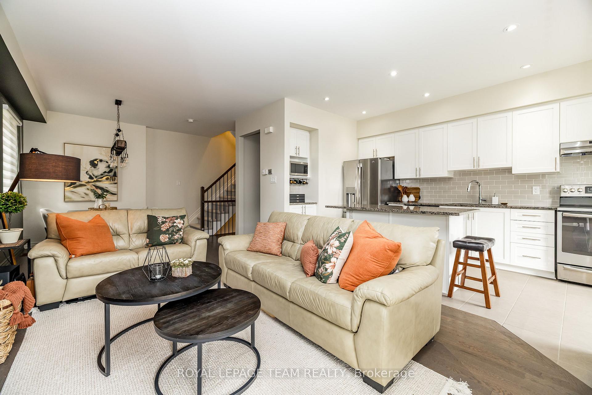 Photo 16 of 80 Stockholm Private, Ottawa, Riverside South/Gloucester Glen — HOMEH
