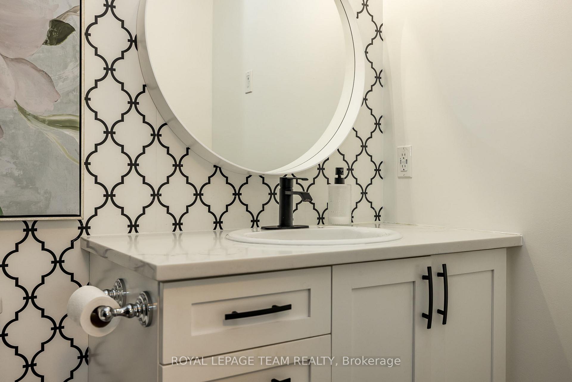 Photo 32 of 80 Stockholm Private, Ottawa, Riverside South/Gloucester Glen — HOMEH