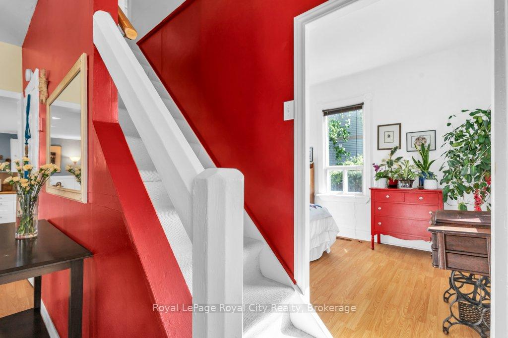 Photo 16 of 110 York Road, Guelph, St. Patrick's Ward — HOMEH