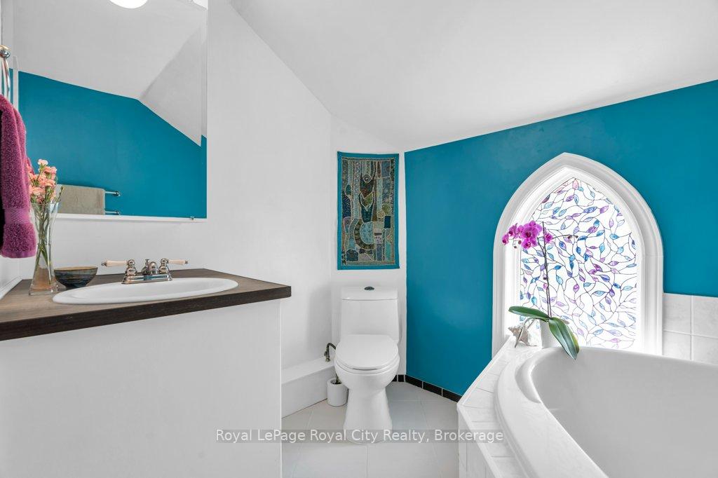 Photo 22 of 110 York Road, Guelph, St. Patrick's Ward — HOMEH