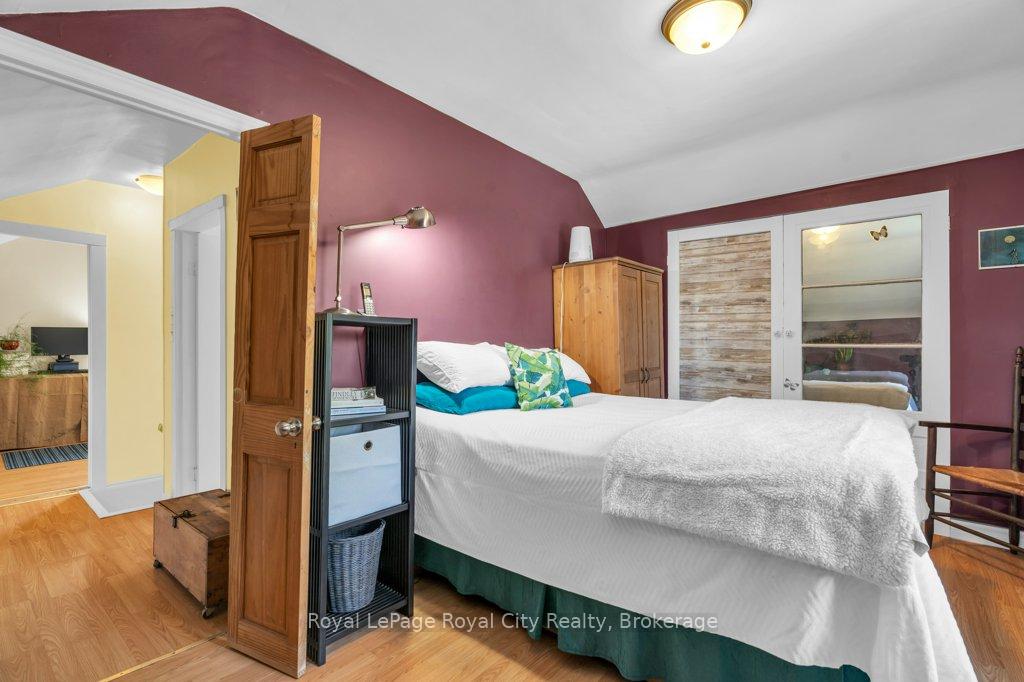 Photo 25 of 110 York Road, Guelph, St. Patrick's Ward — HOMEH