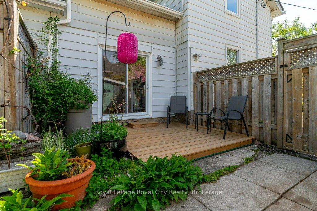 Photo 30 of 110 York Road, Guelph, St. Patrick's Ward — HOMEH