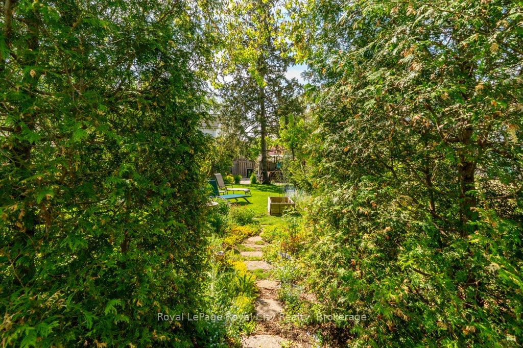 Photo 41 of 110 York Road, Guelph, St. Patrick's Ward — HOMEH