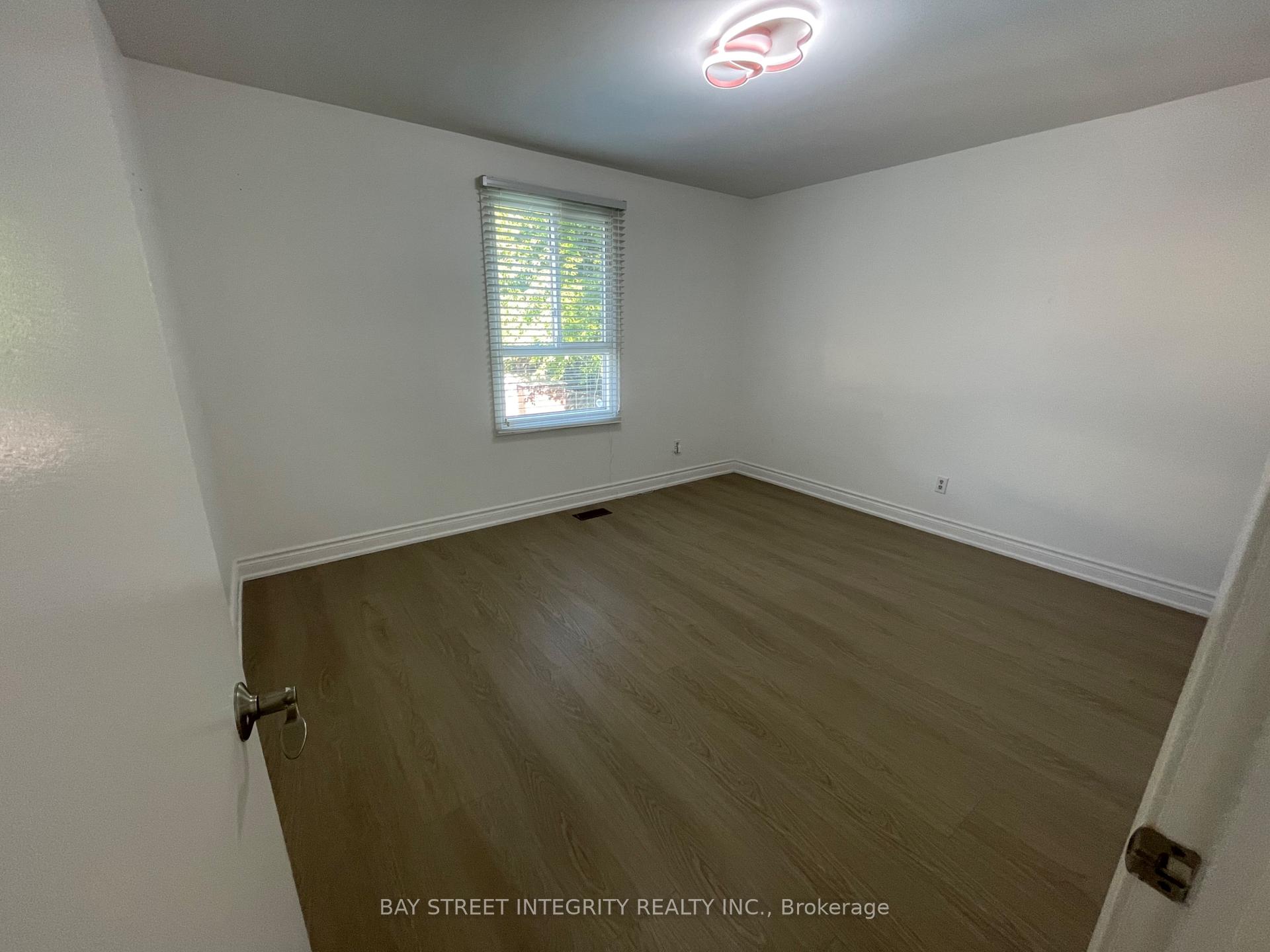Photo 9 of 41 Stoddart Drive, Aurora, Aurora Highlands — HOMEH